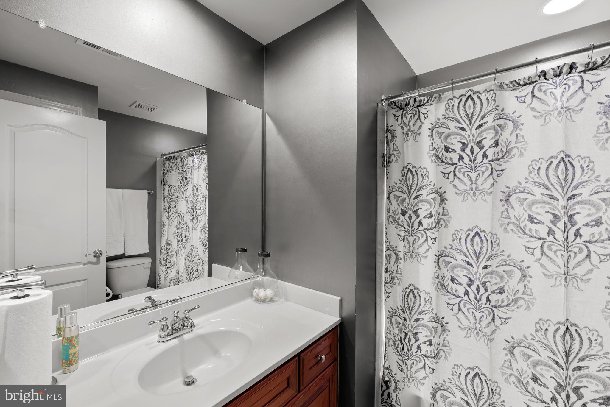 RIVERWOOD - Residential