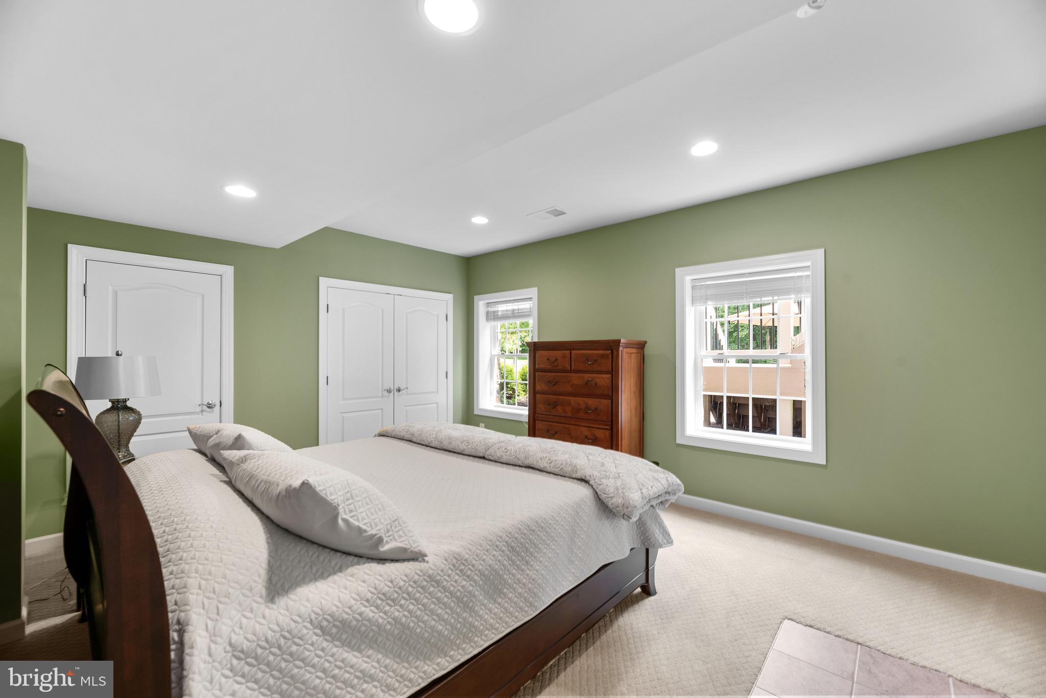 RIVERWOOD - Residential