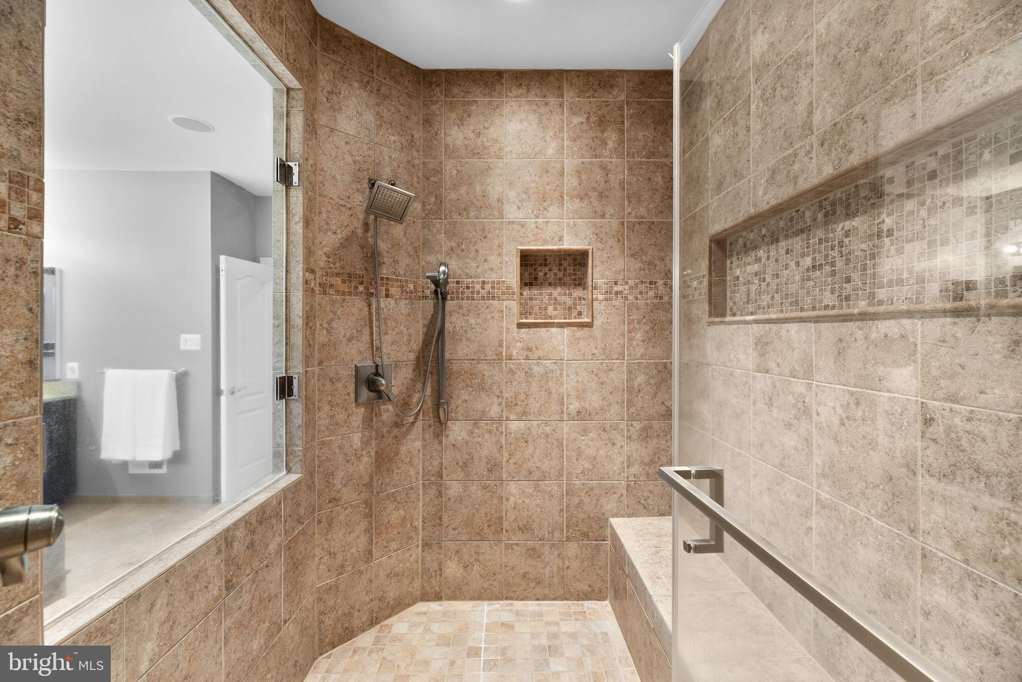 RIVERWOOD - Residential