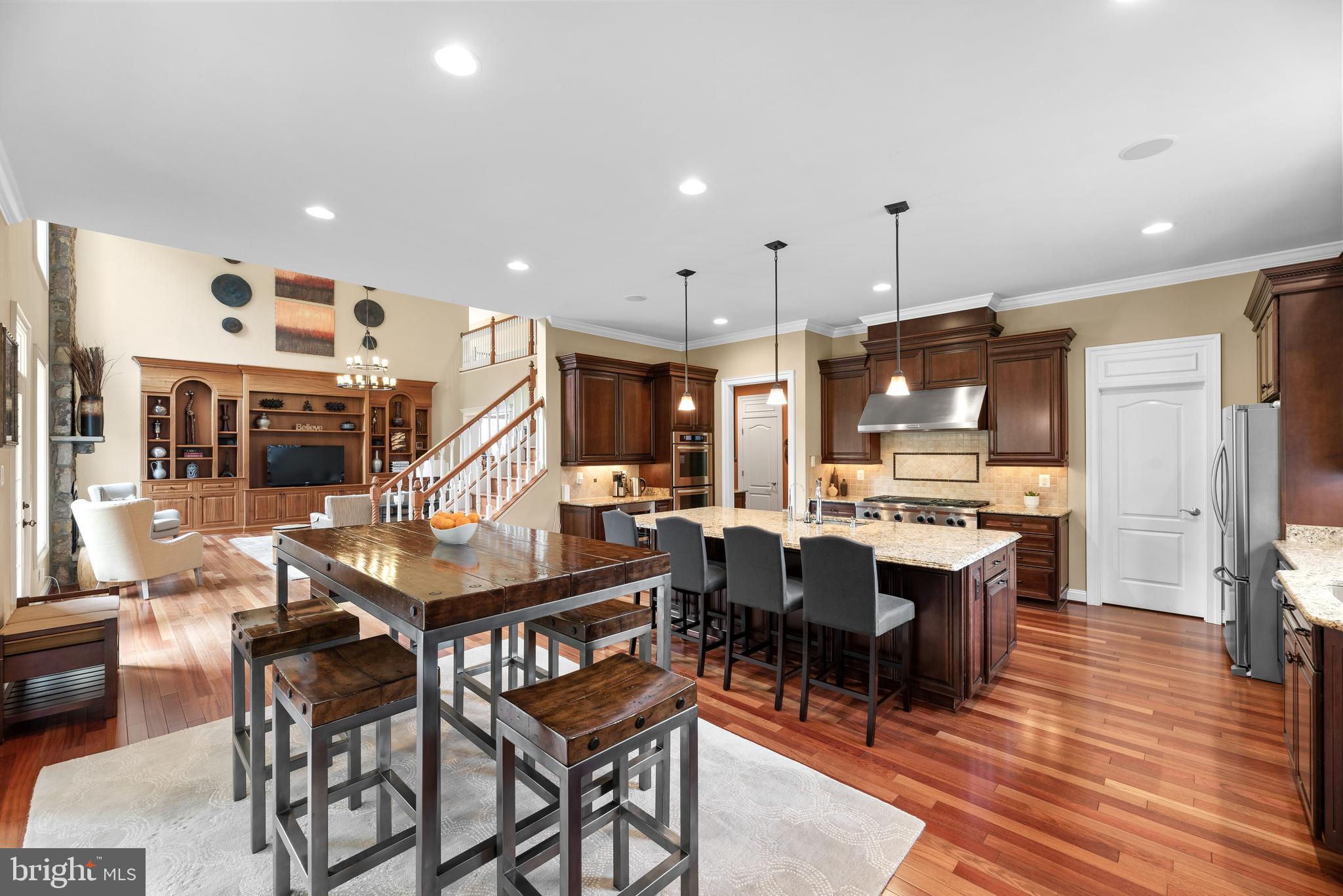 RIVERWOOD - Residential