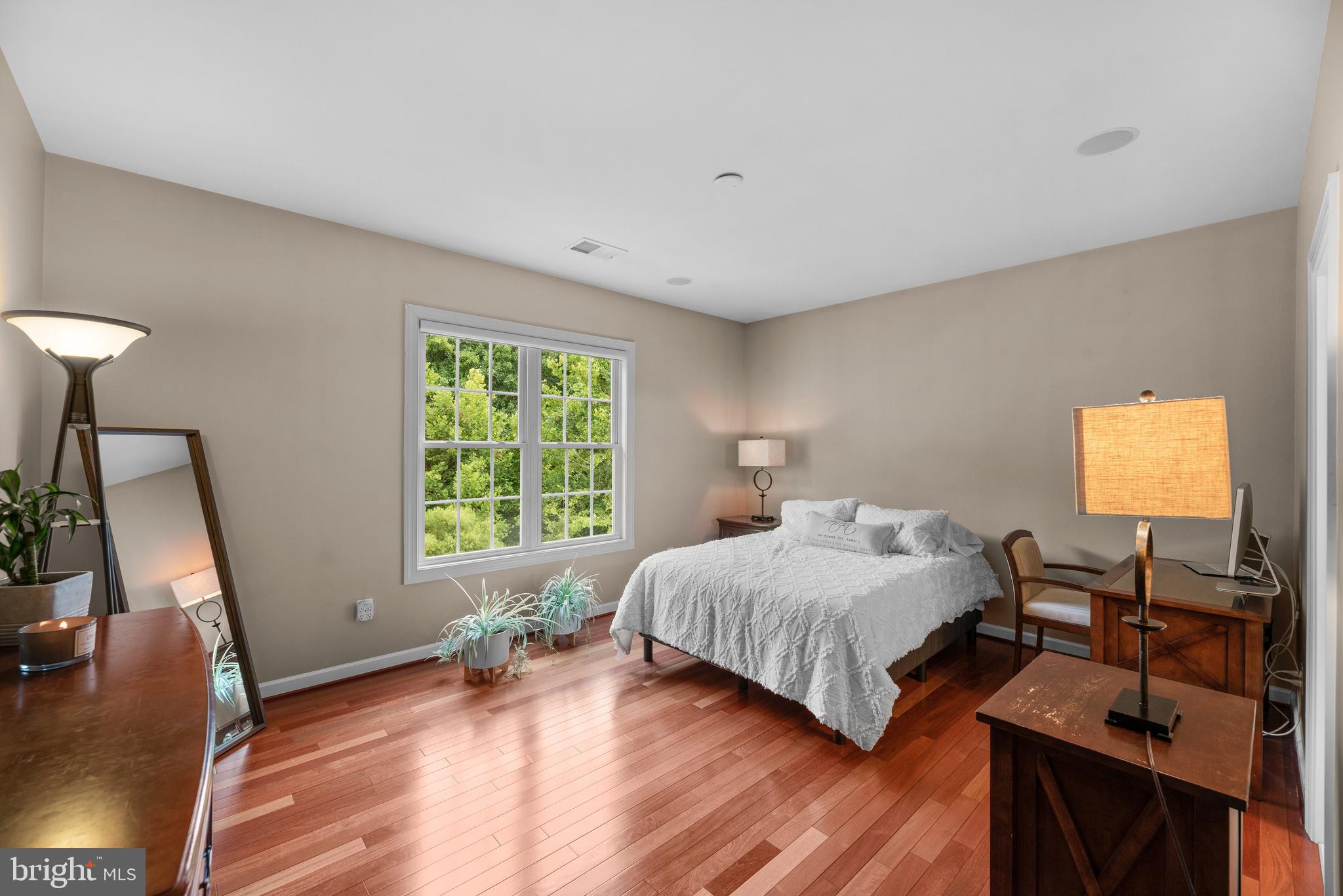 RIVERWOOD - Residential