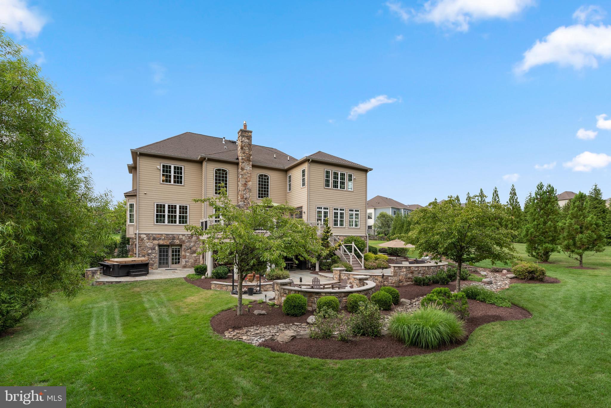 RIVERWOOD - Residential