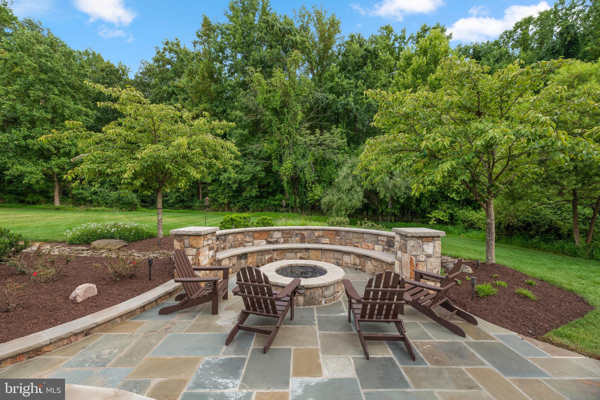 RIVERWOOD - Residential