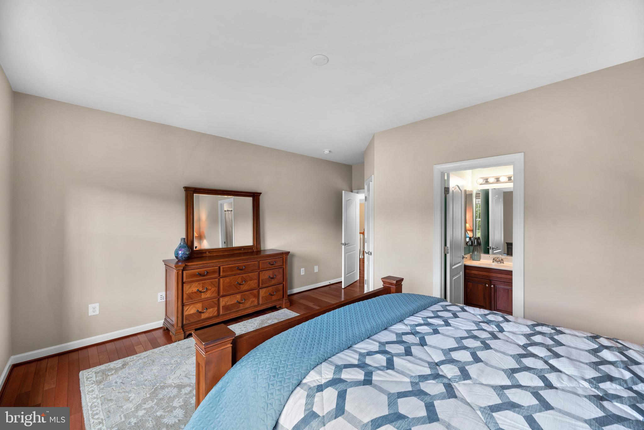 RIVERWOOD - Residential