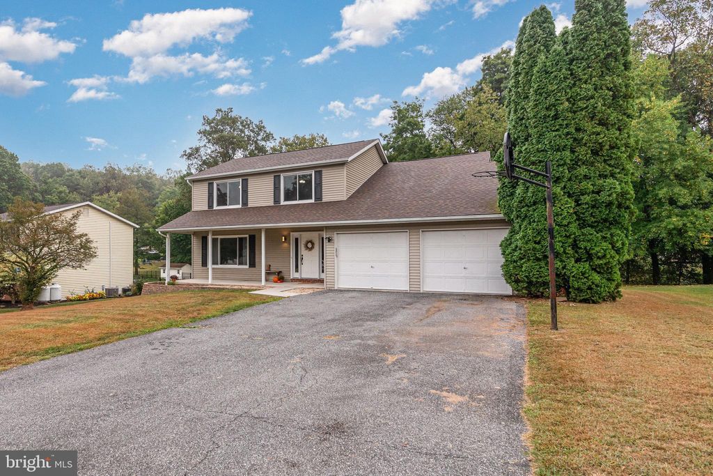 Photo of 402 Ethan Allen Drive, NEW CUMBERLAND, PA 17070 (MLS # PAYK2090718)
