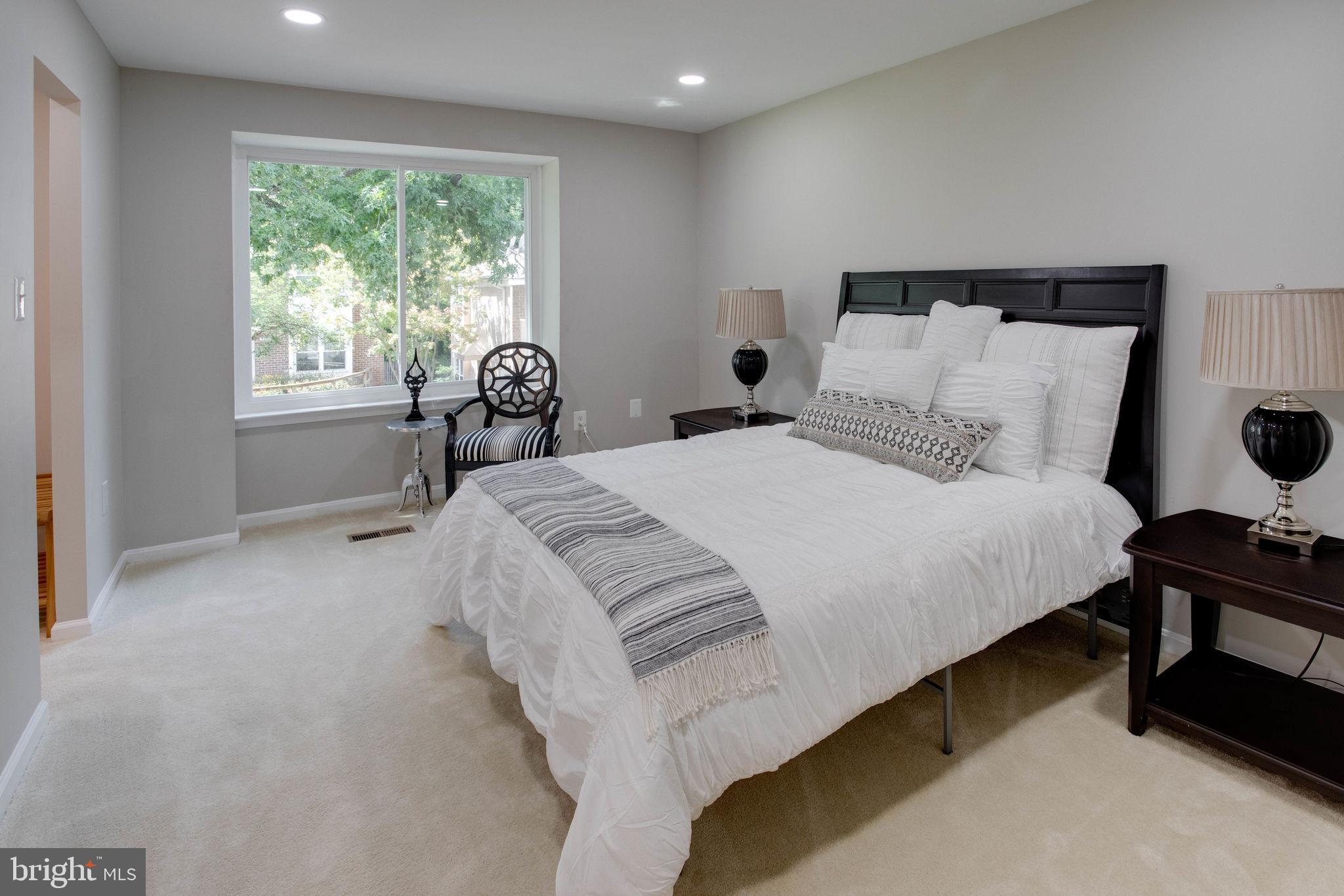 FAIRFAX PLAZA TOWNHOUSES - Residential