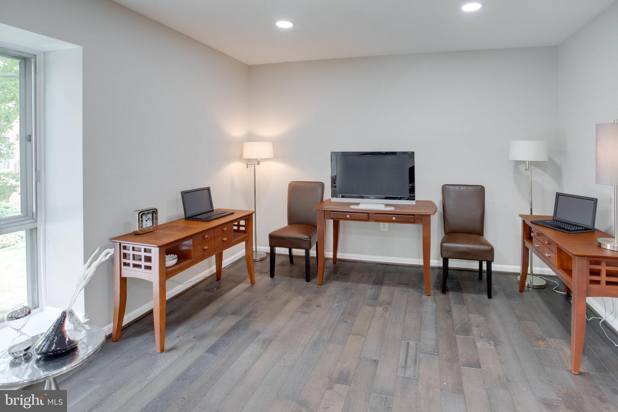 FAIRFAX PLAZA TOWNHOUSES - Residential