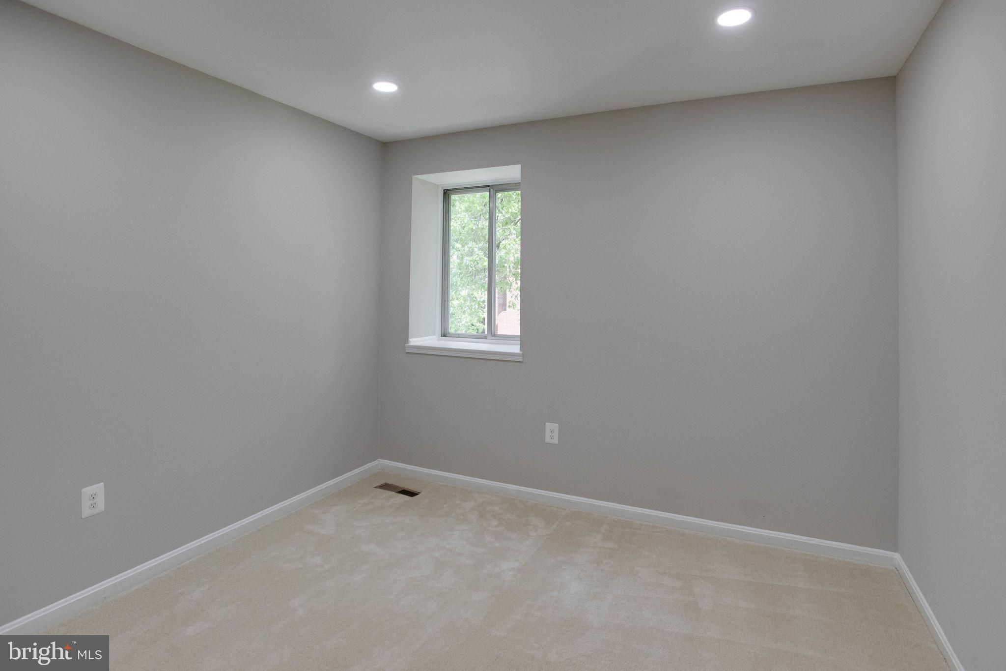 FAIRFAX PLAZA TOWNHOUSES - Residential