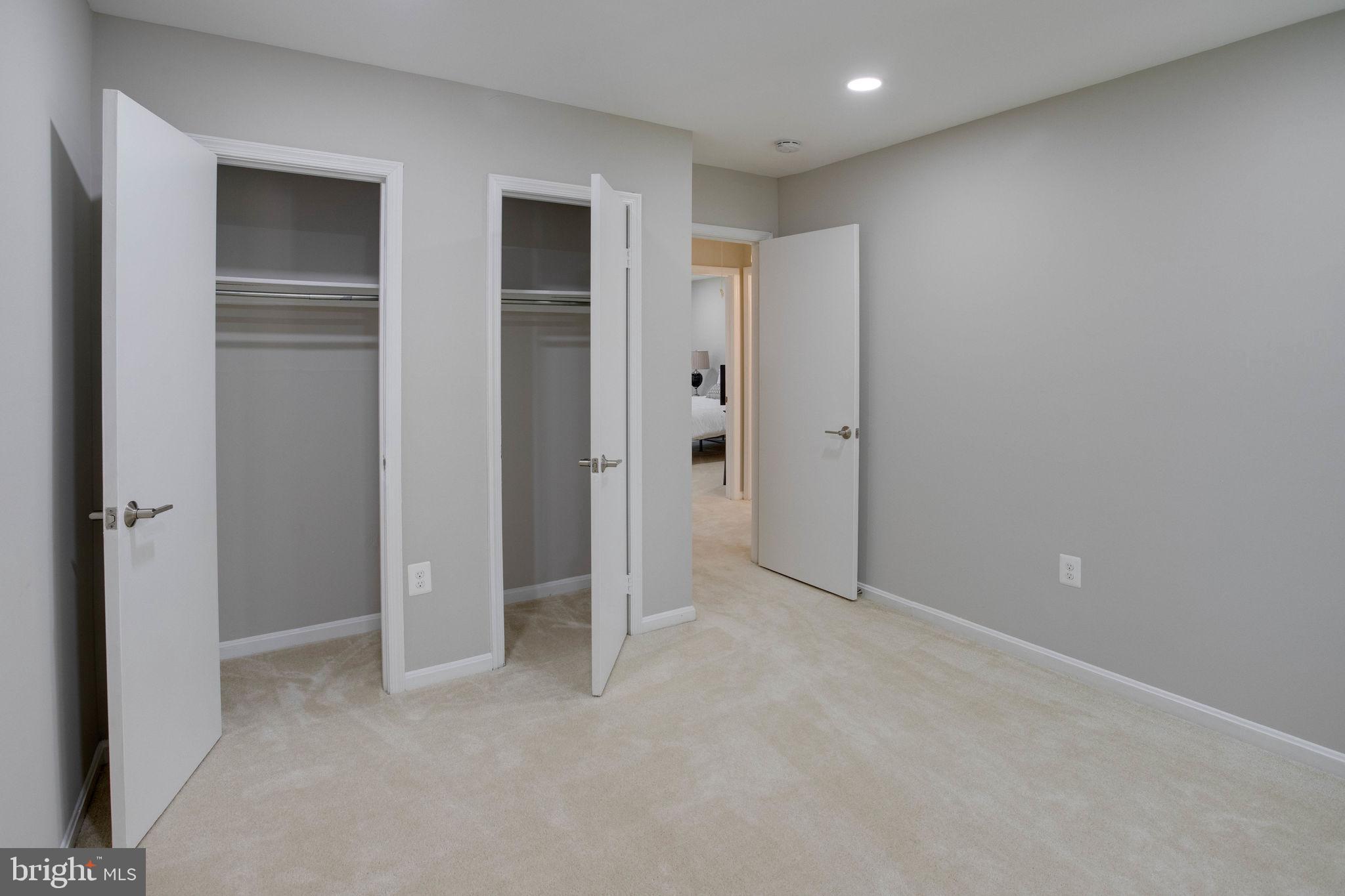 FAIRFAX PLAZA TOWNHOUSES - Residential