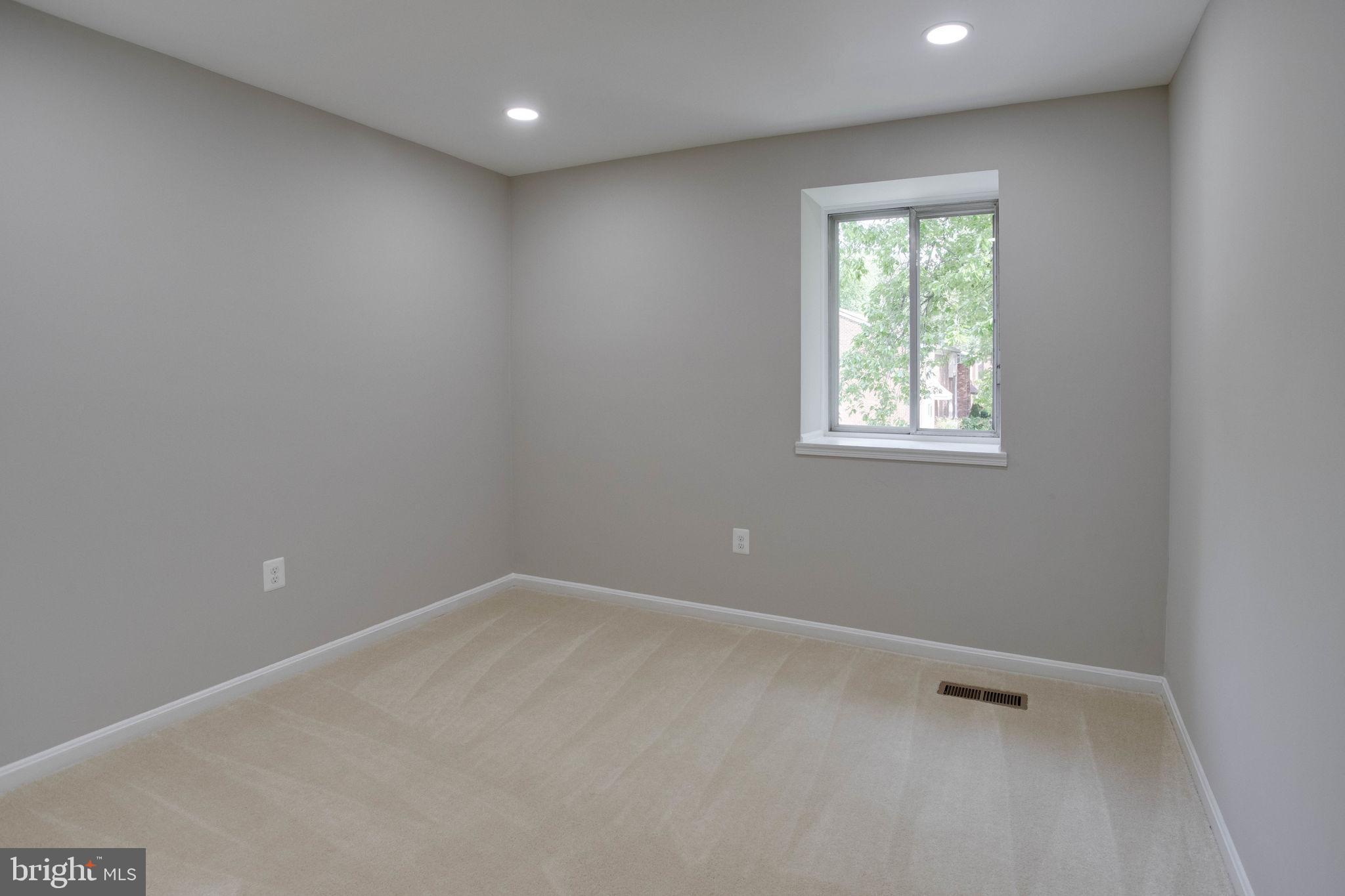 FAIRFAX PLAZA TOWNHOUSES - Residential