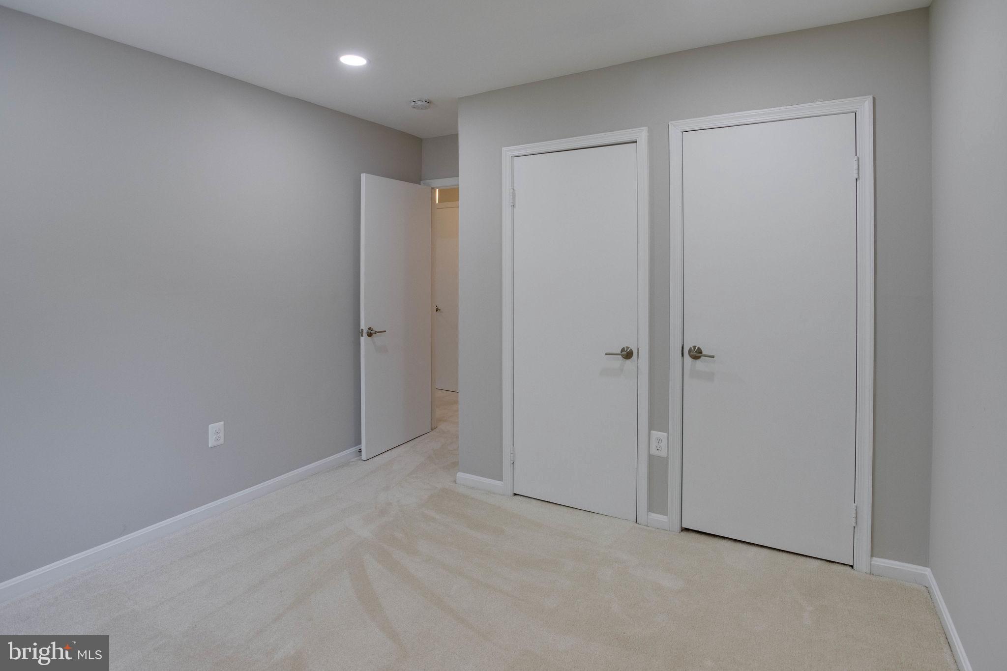 FAIRFAX PLAZA TOWNHOUSES - Residential