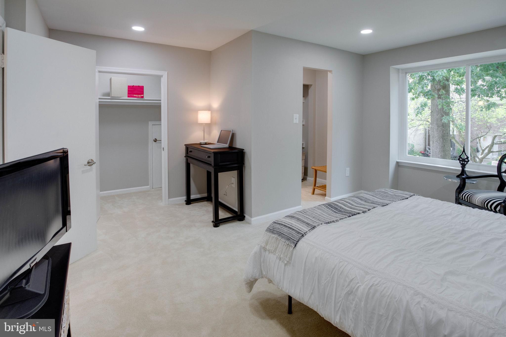 FAIRFAX PLAZA TOWNHOUSES - Residential