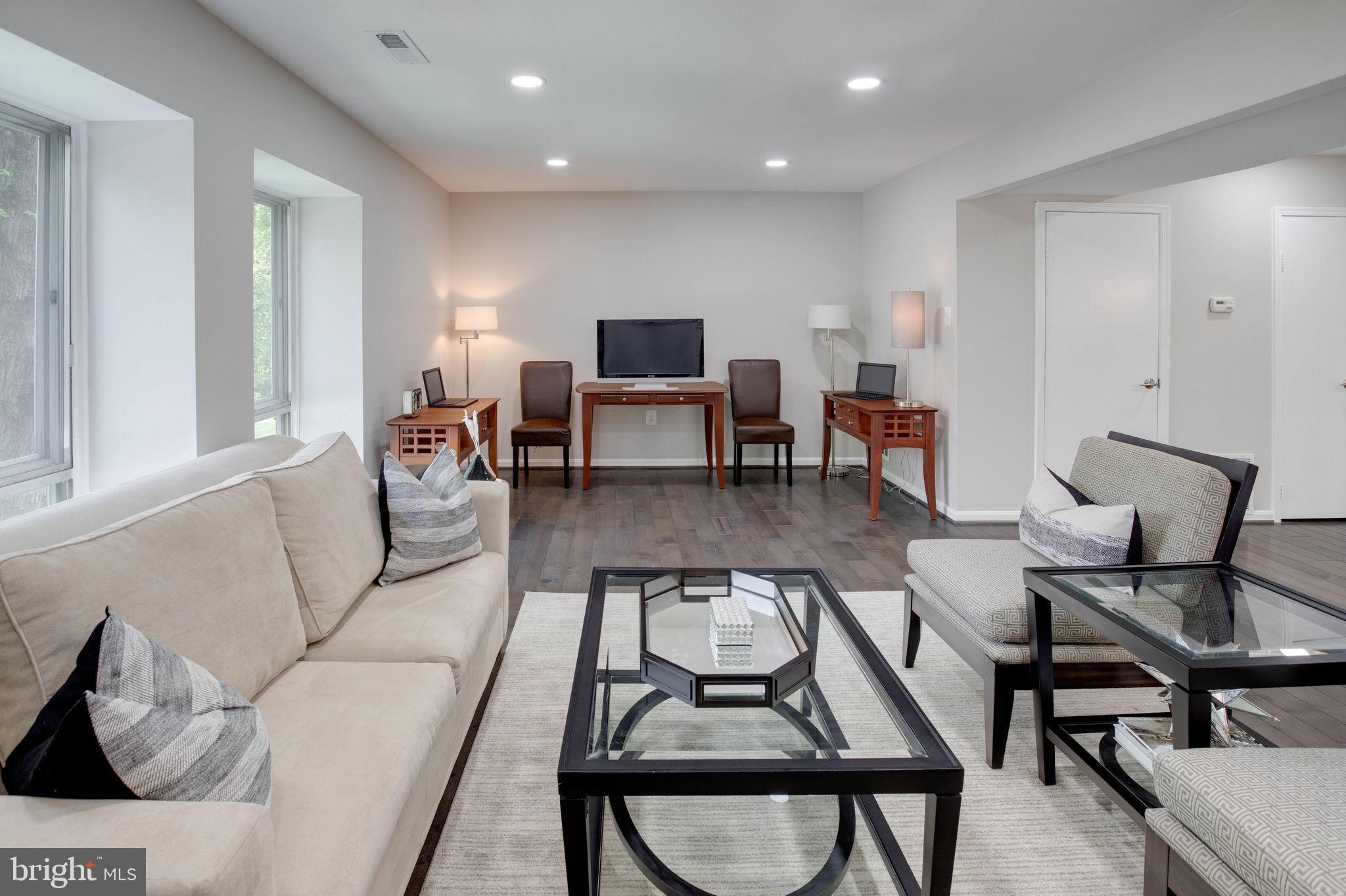 FAIRFAX PLAZA TOWNHOUSES - Residential