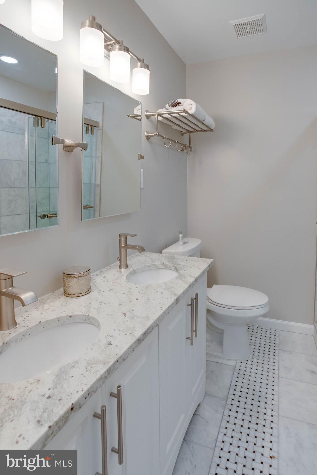 FAIRFAX PLAZA TOWNHOUSES - Residential