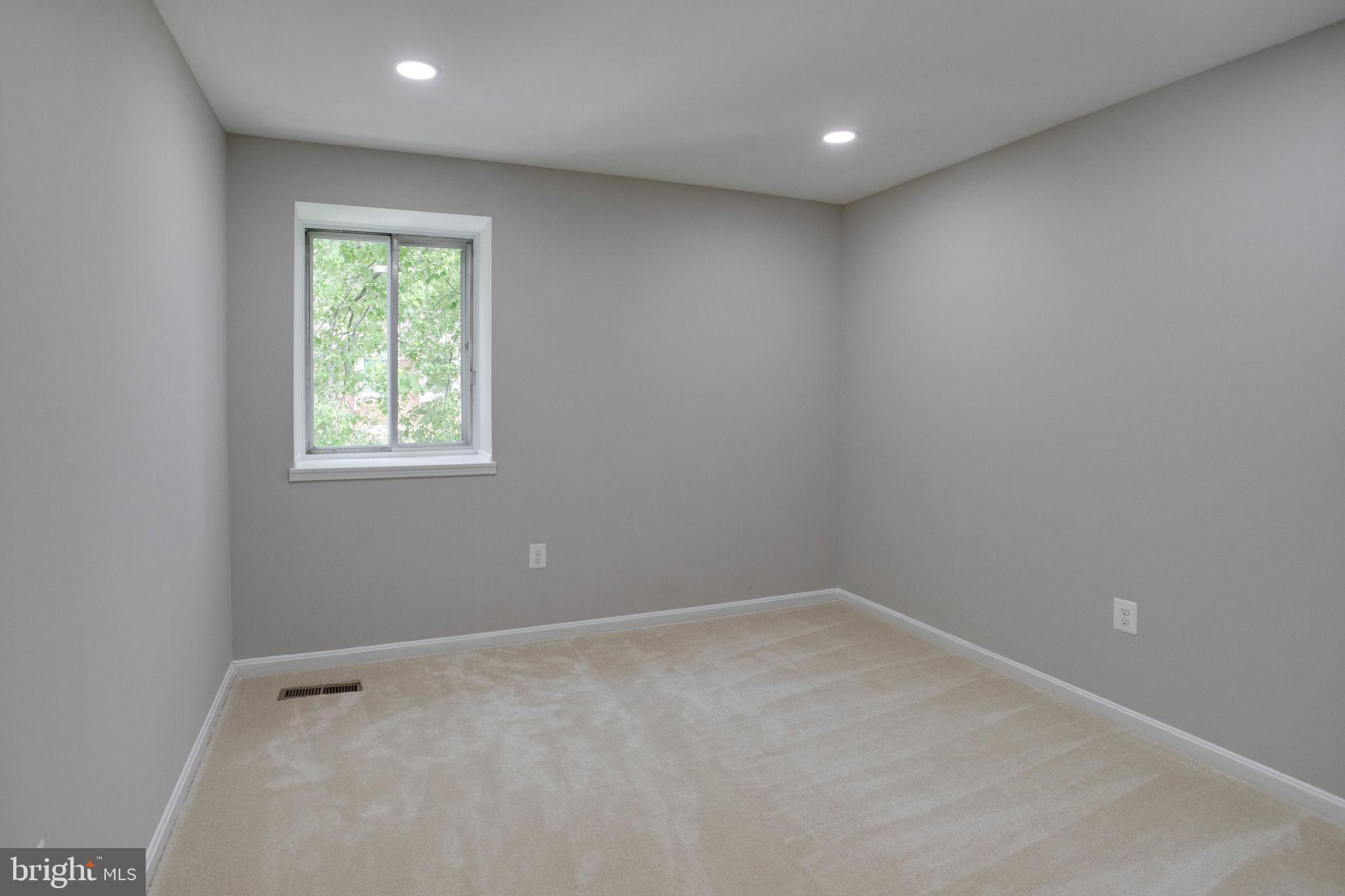 FAIRFAX PLAZA TOWNHOUSES - Residential