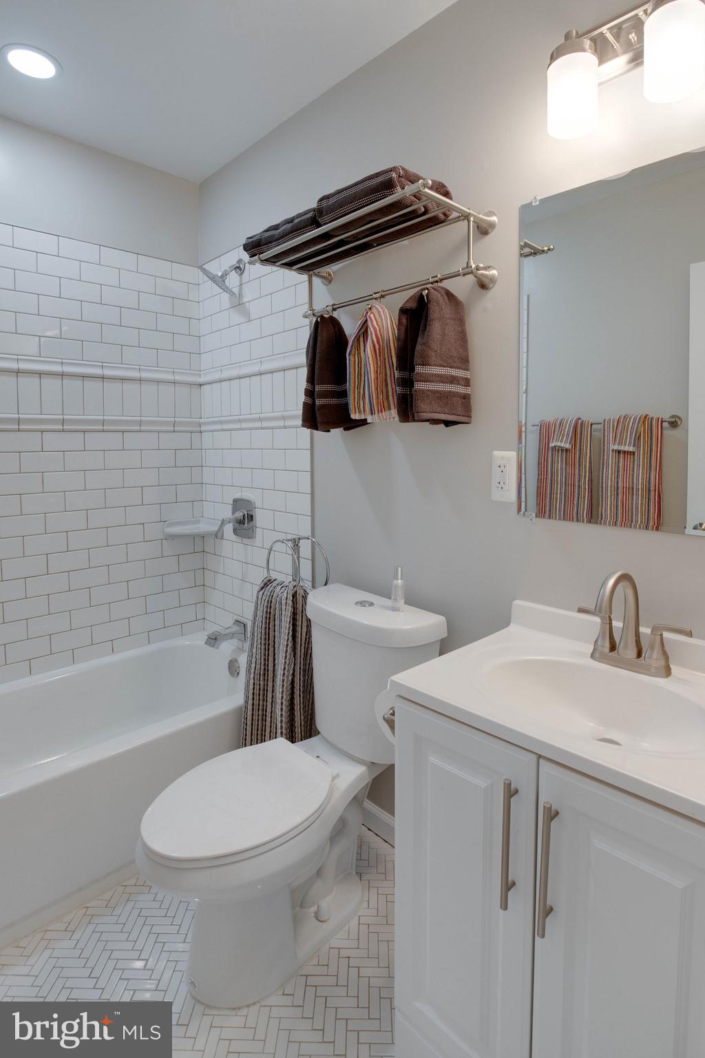 FAIRFAX PLAZA TOWNHOUSES - Residential