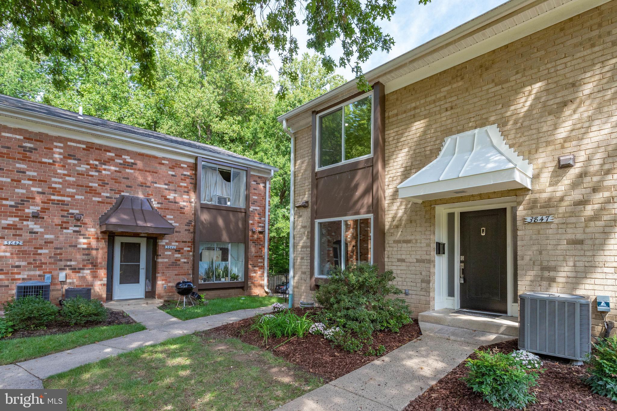 FAIRFAX PLAZA TOWNHOUSES - Residential