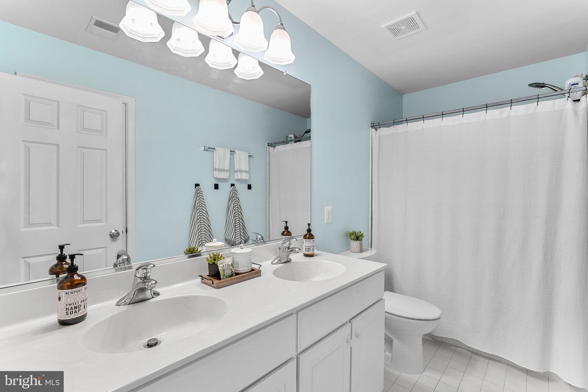 LAUREL HILL LANDBAY - Residential