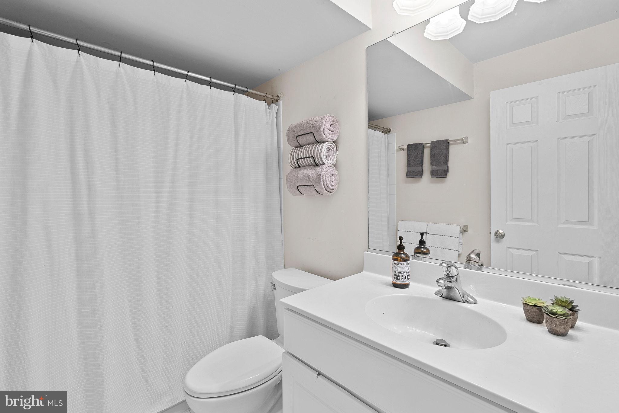 LAUREL HILL LANDBAY - Residential