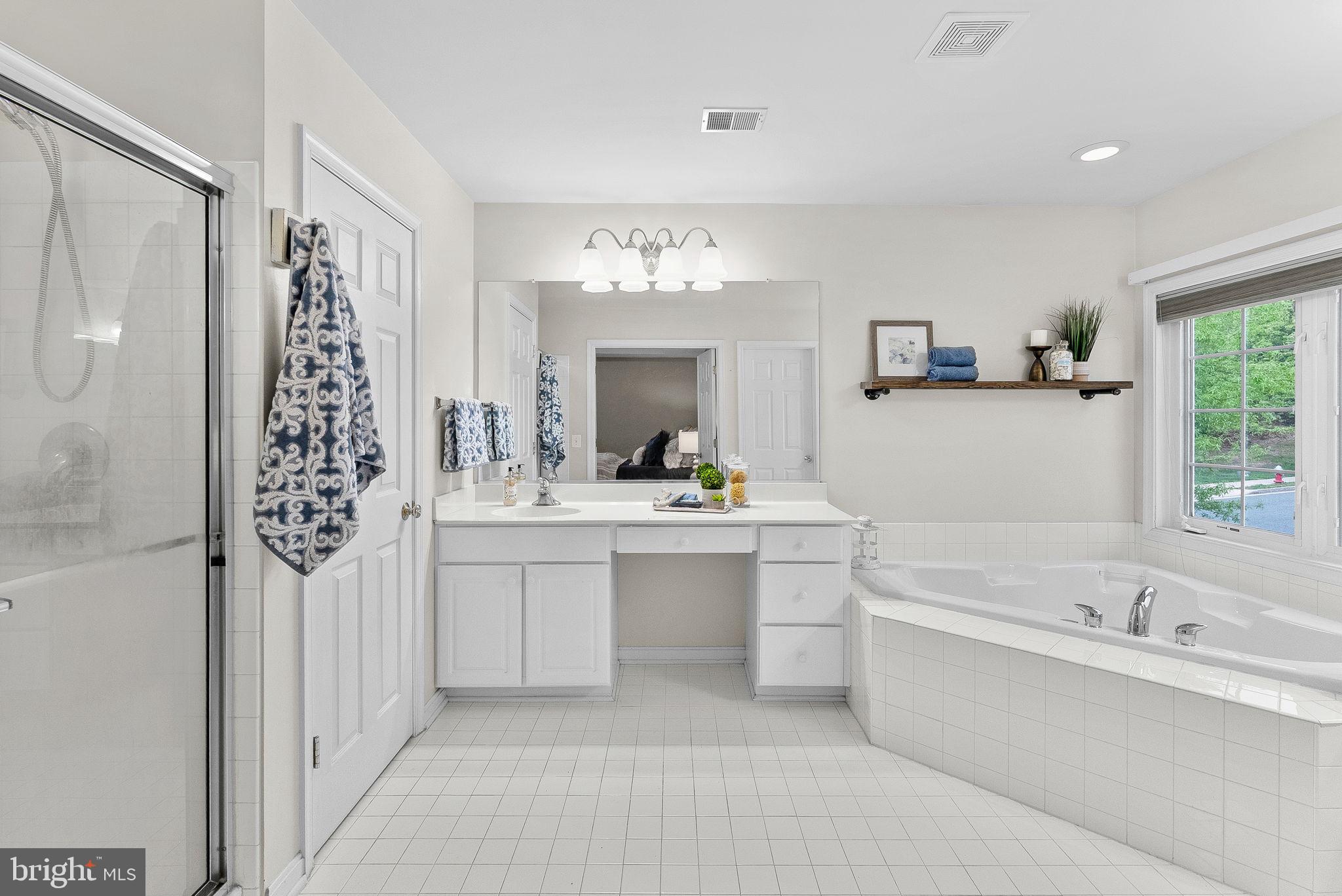 LAUREL HILL LANDBAY - Residential