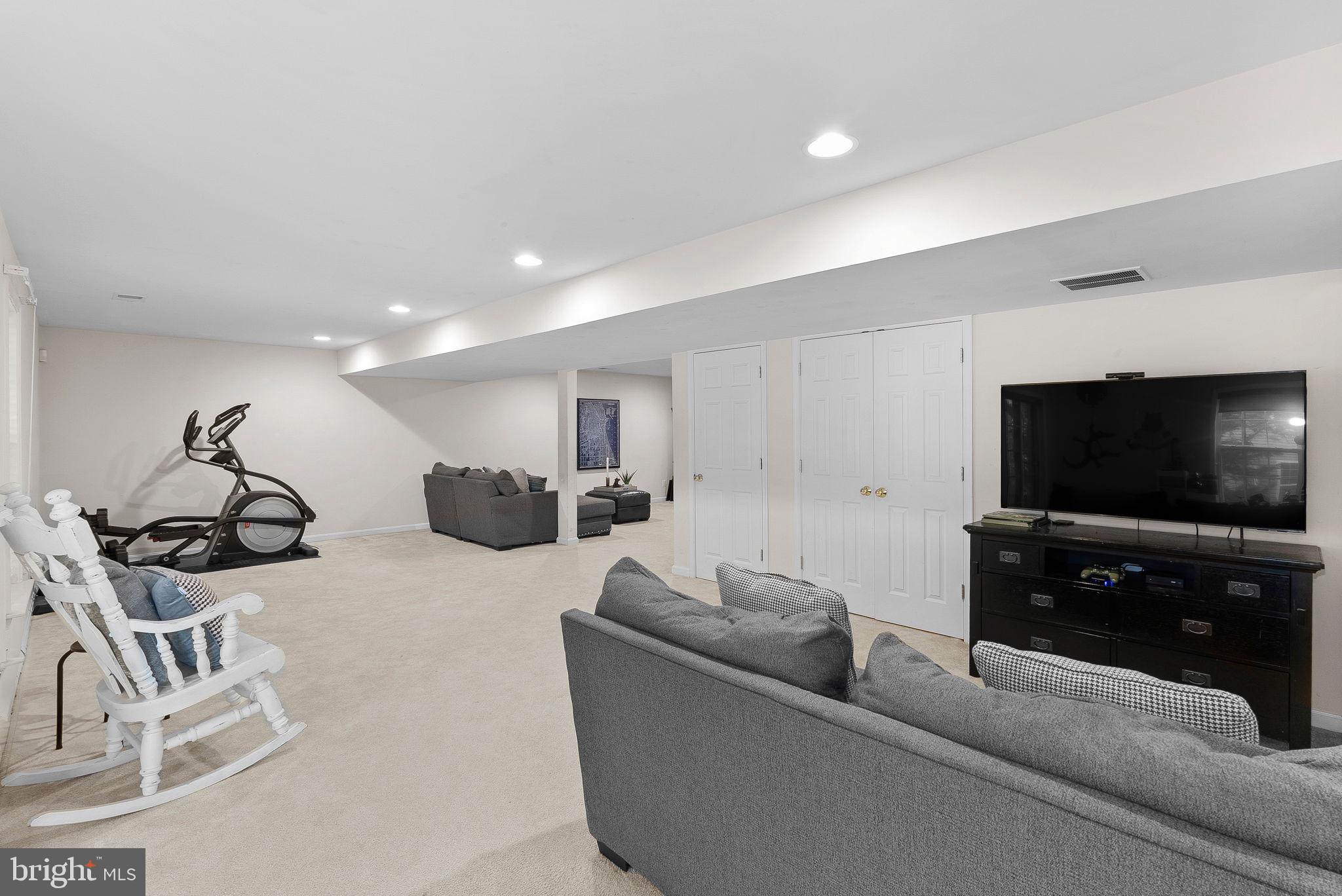 LAUREL HILL LANDBAY - Residential