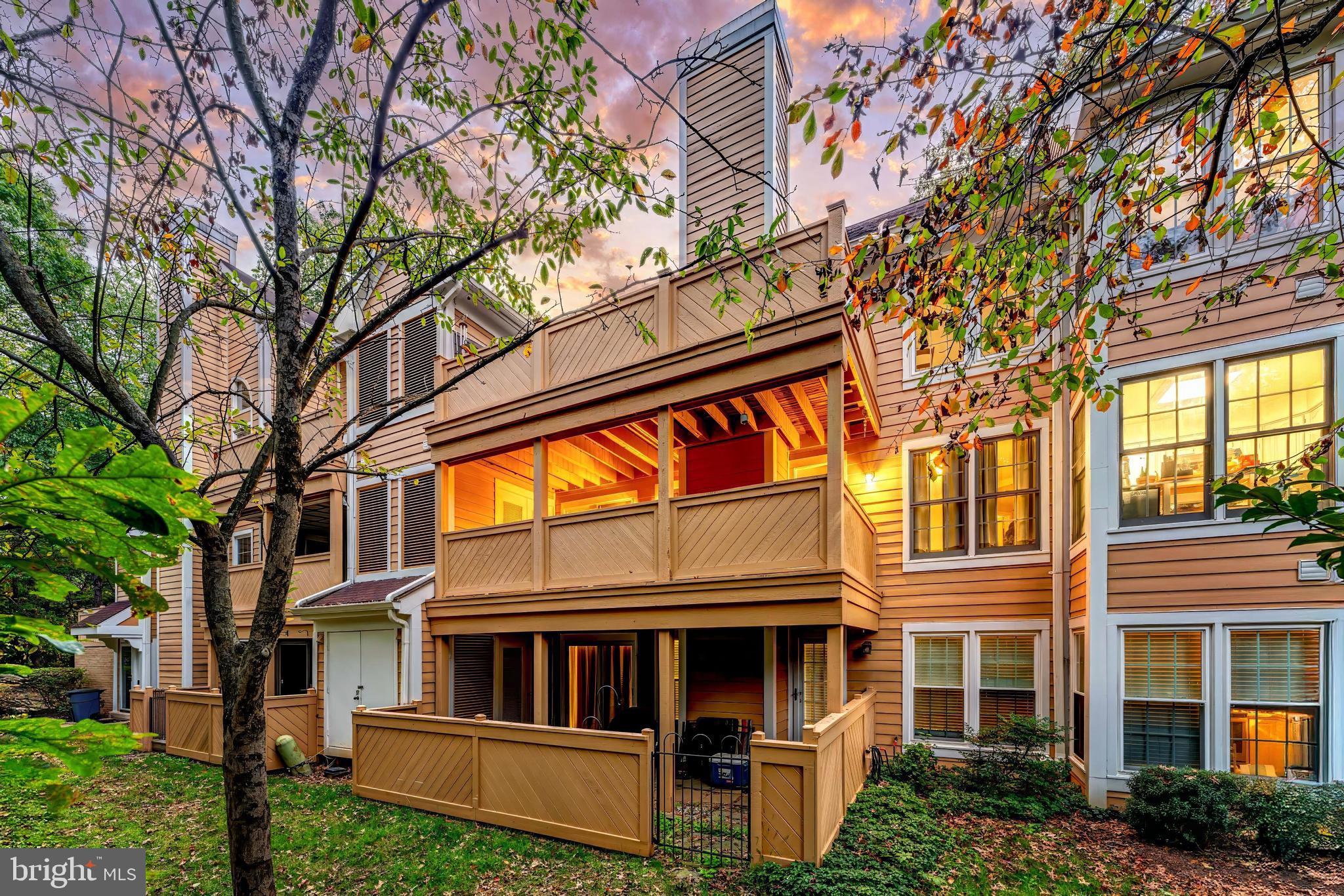 HAMPTON POINTE - Residential