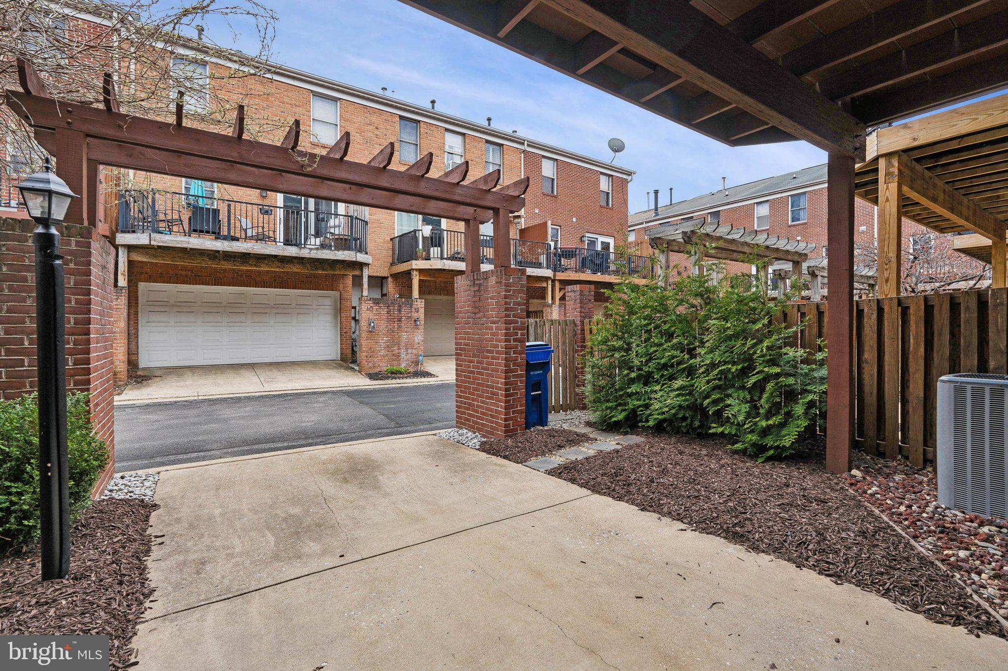 FEDERAL HILL HISTORIC DISTRICT - Residential Lease