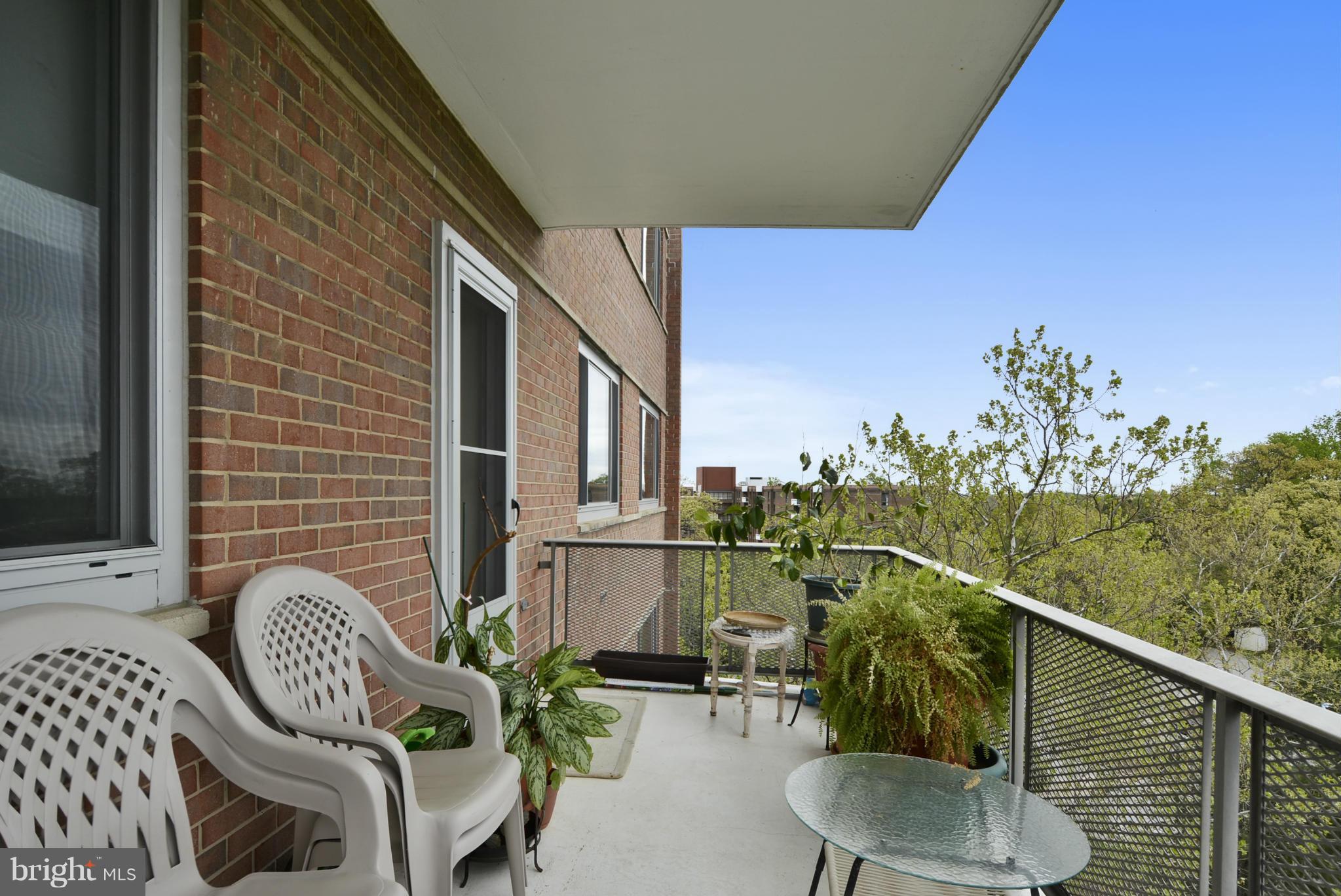 ELEVEN SLADE - Residential