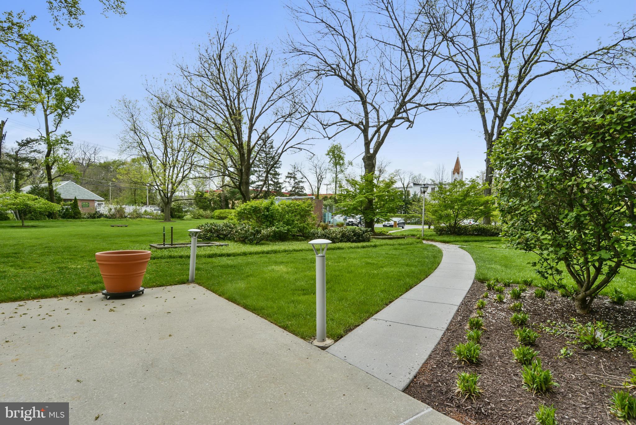 ELEVEN SLADE - Residential