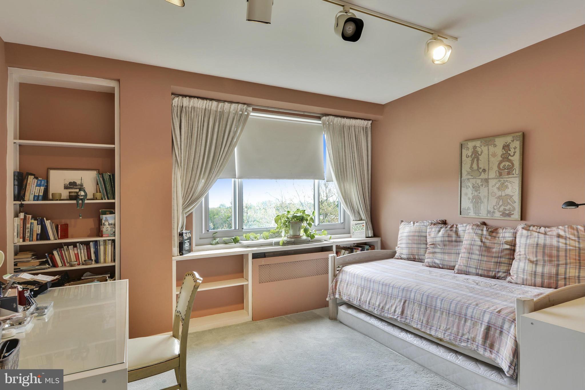 ELEVEN SLADE - Residential