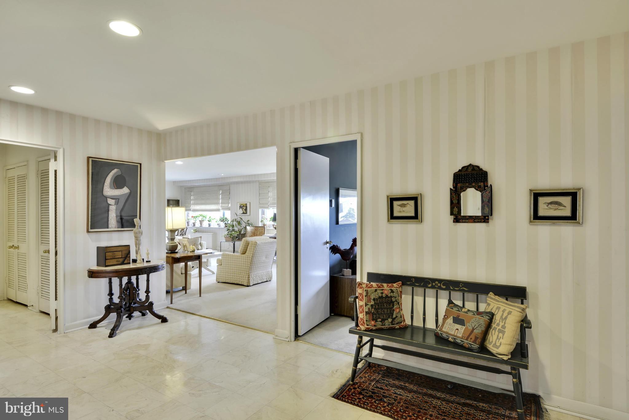 ELEVEN SLADE - Residential