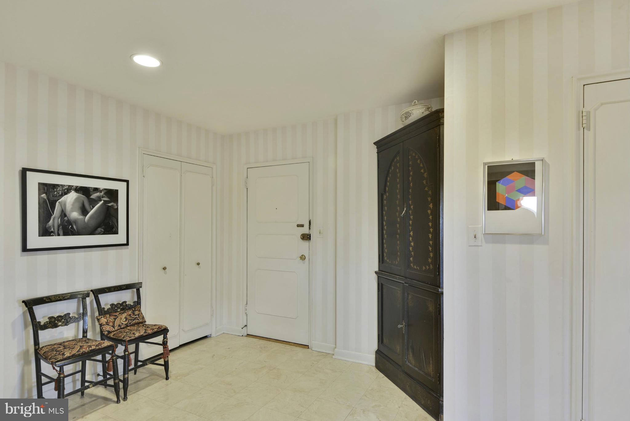 ELEVEN SLADE - Residential