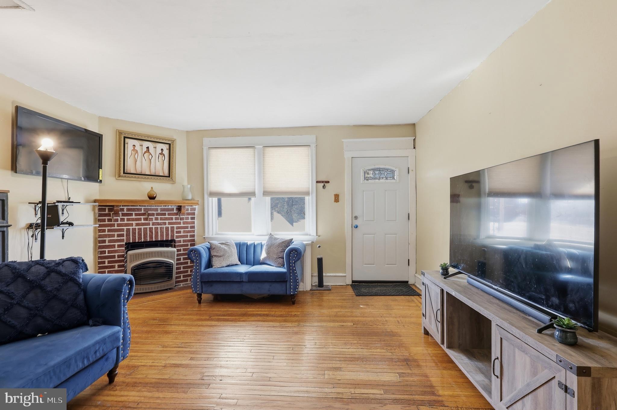 WEST OAK LANE - Residential