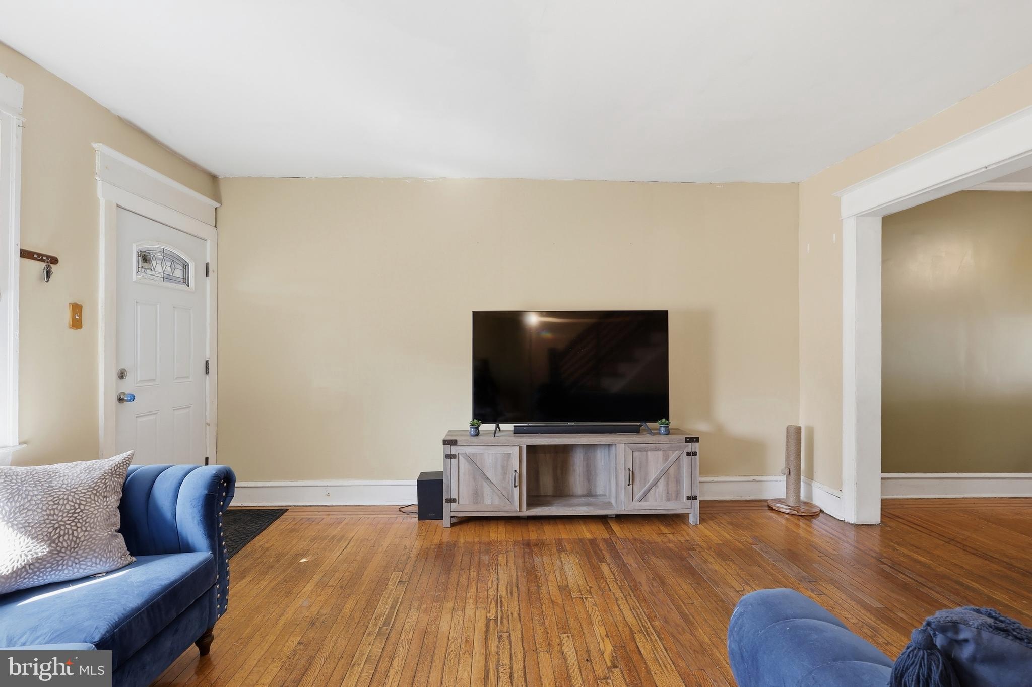 WEST OAK LANE - Residential