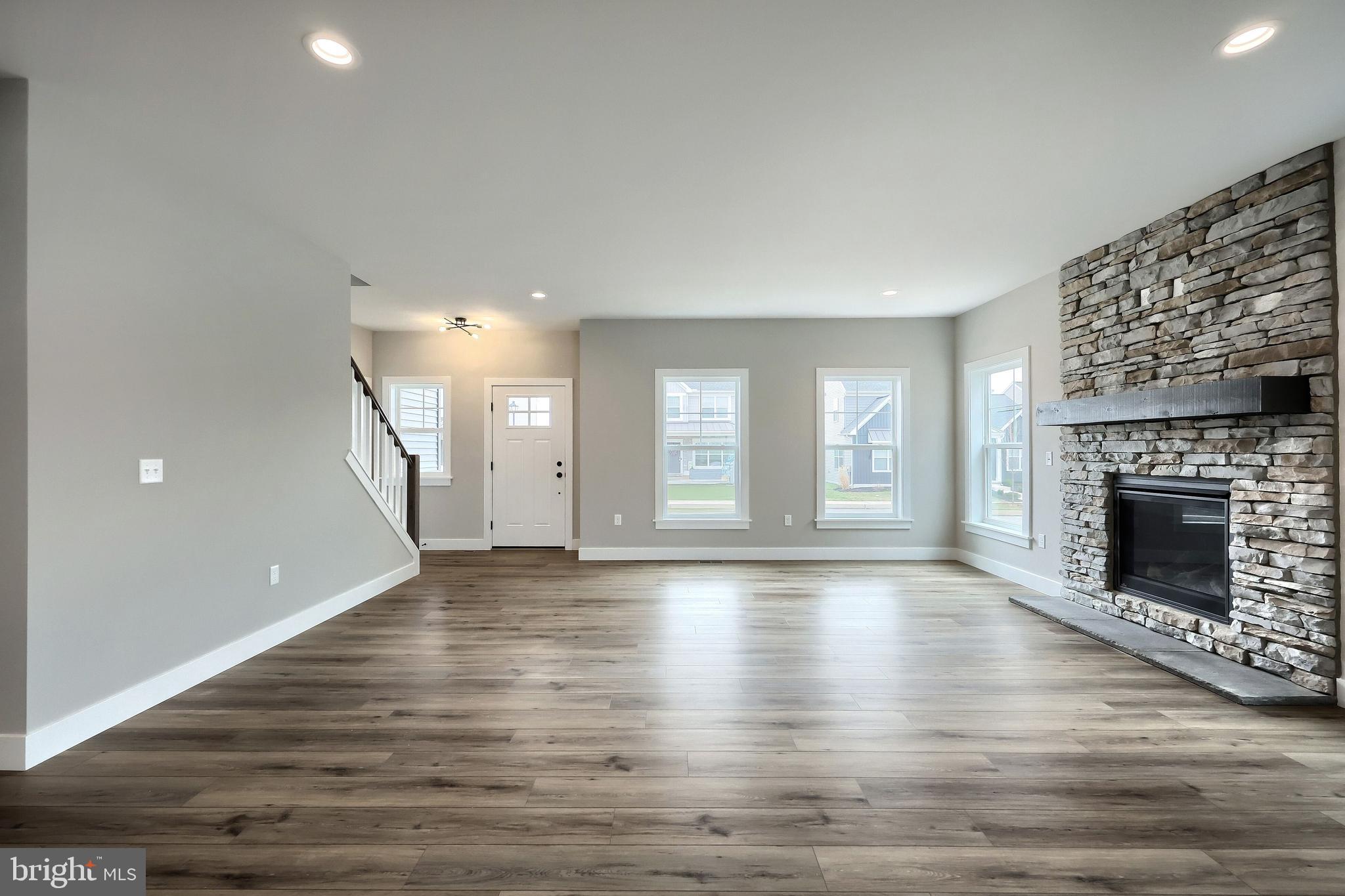 WRIGHT'S LANDING - Residential