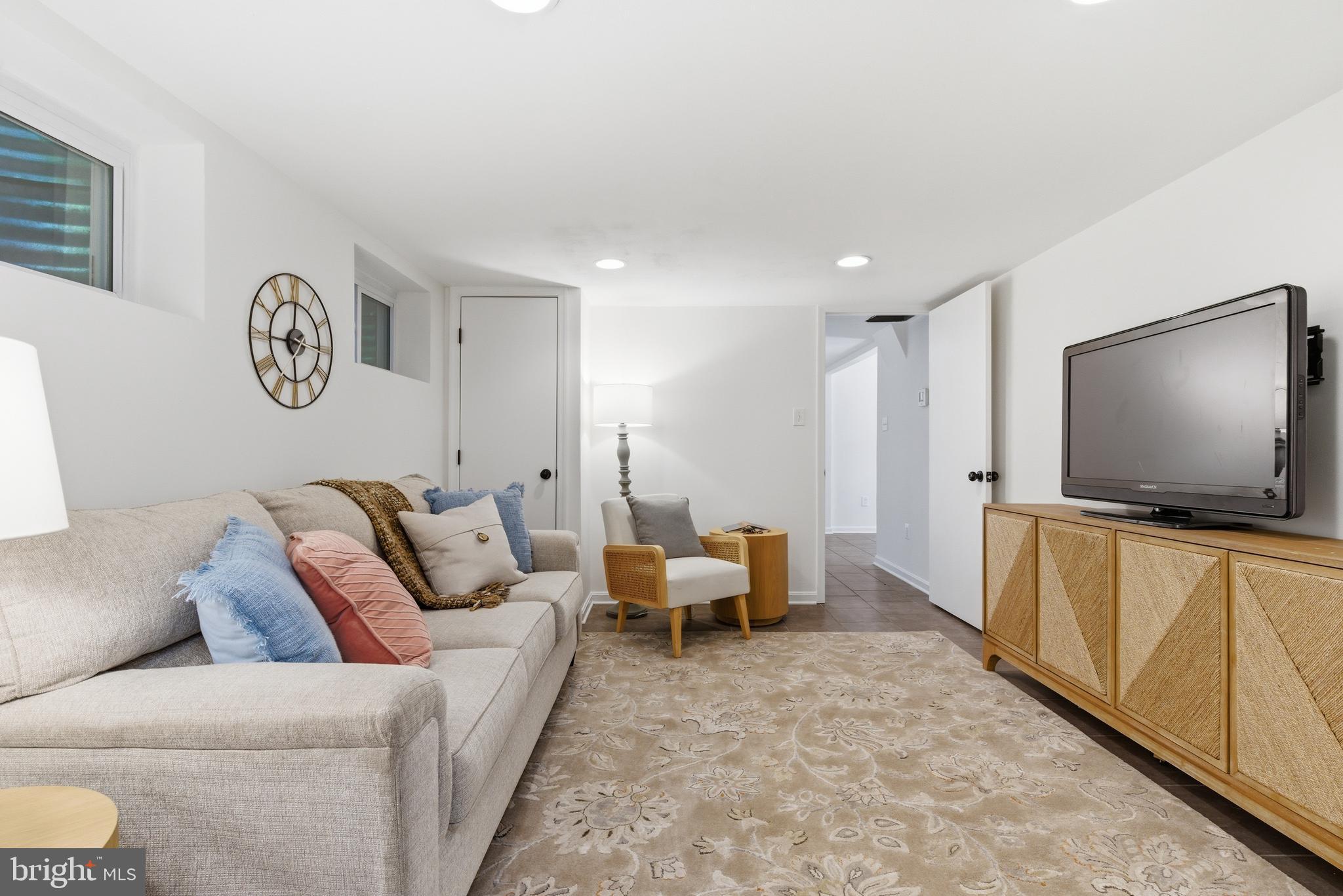 KINGS PARK WEST - Residential