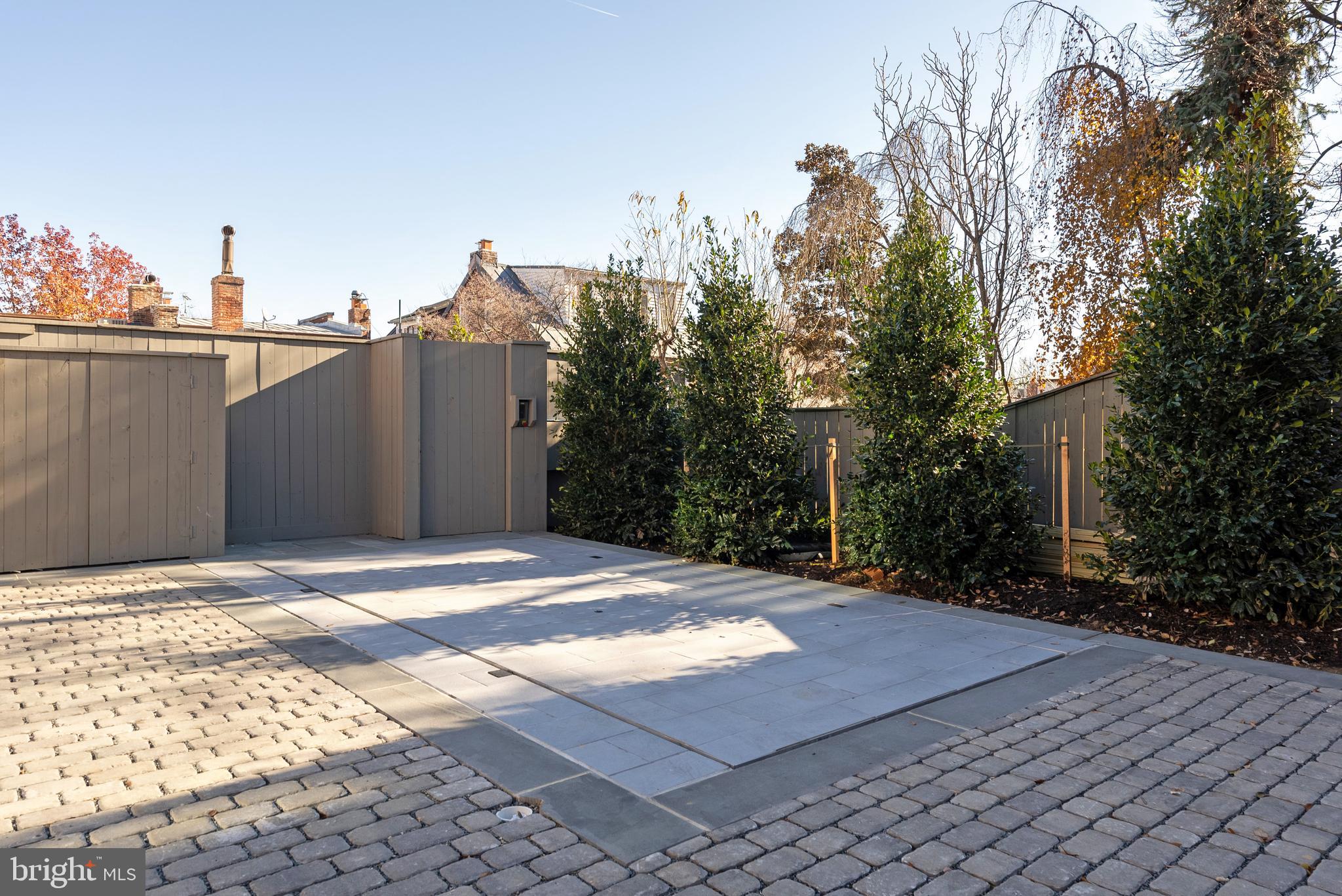 GEORGETOWN - Residential