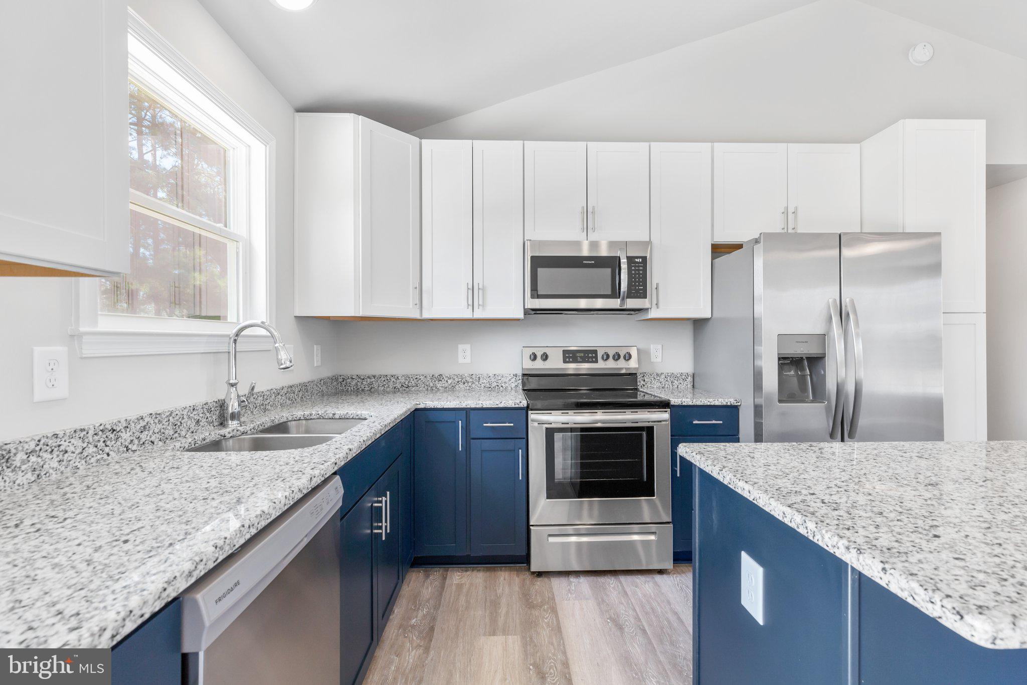 GLEBE HARBOR - Residential