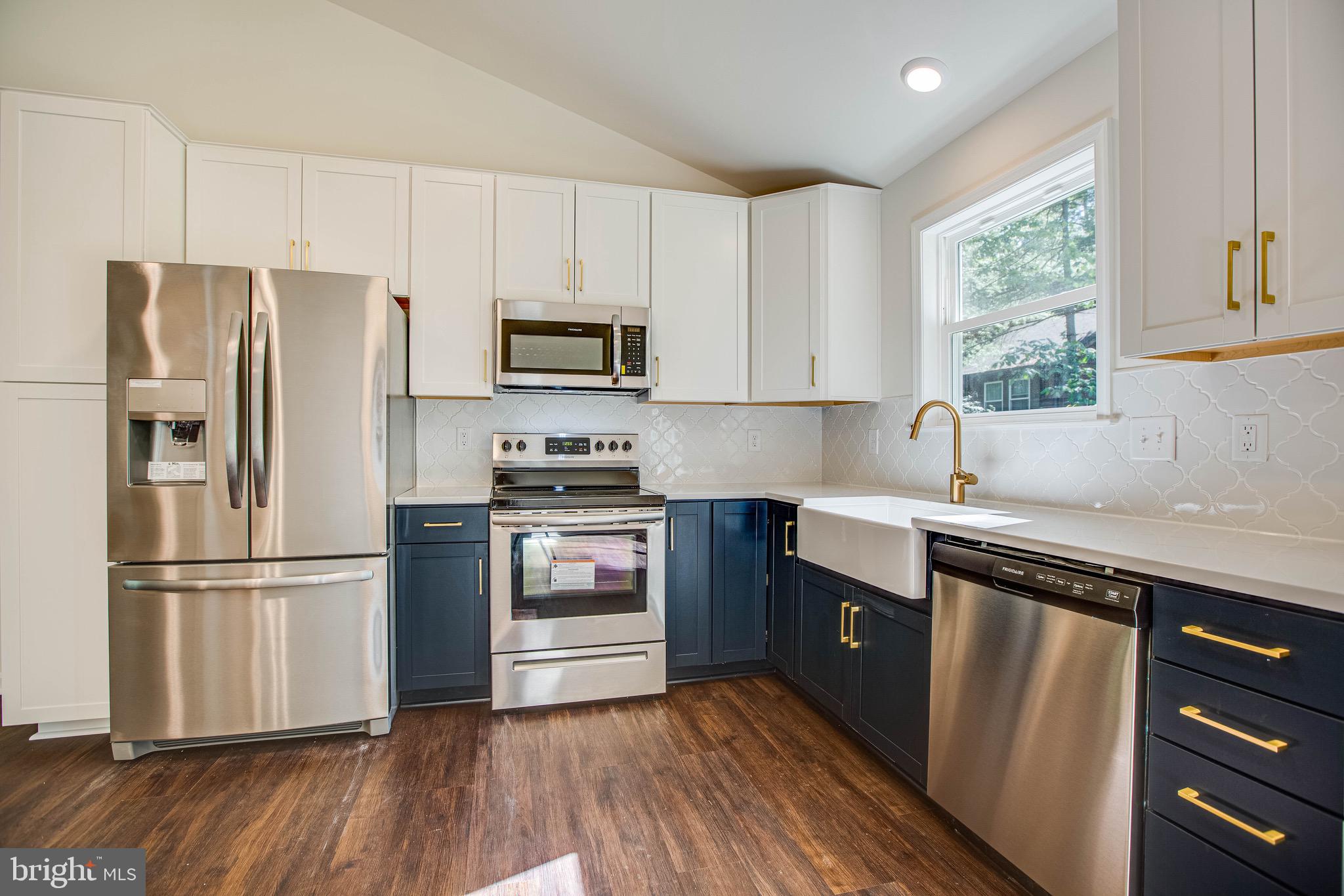 GLEBE HARBOR - Residential