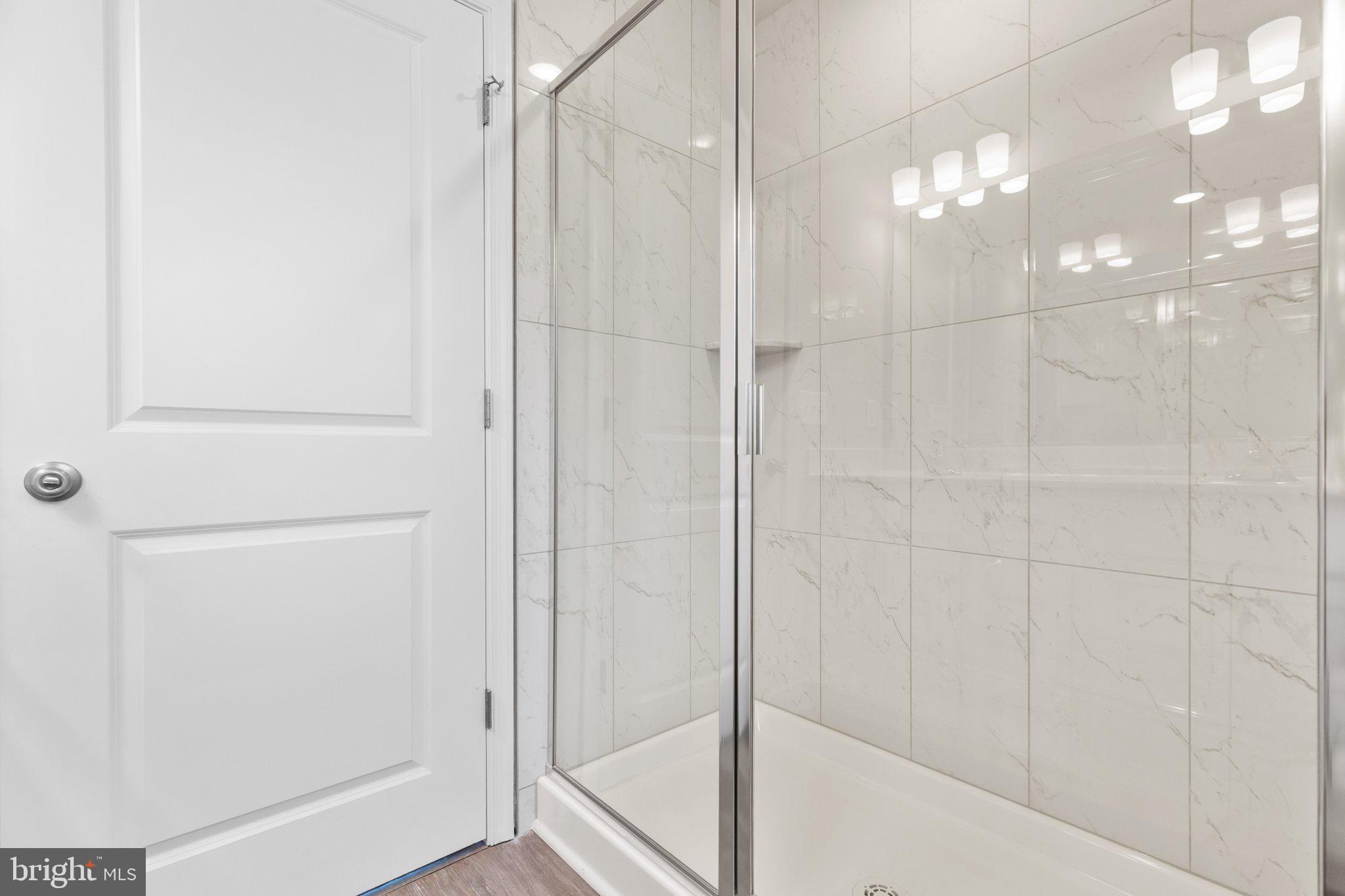 GLEBE HARBOR - Residential