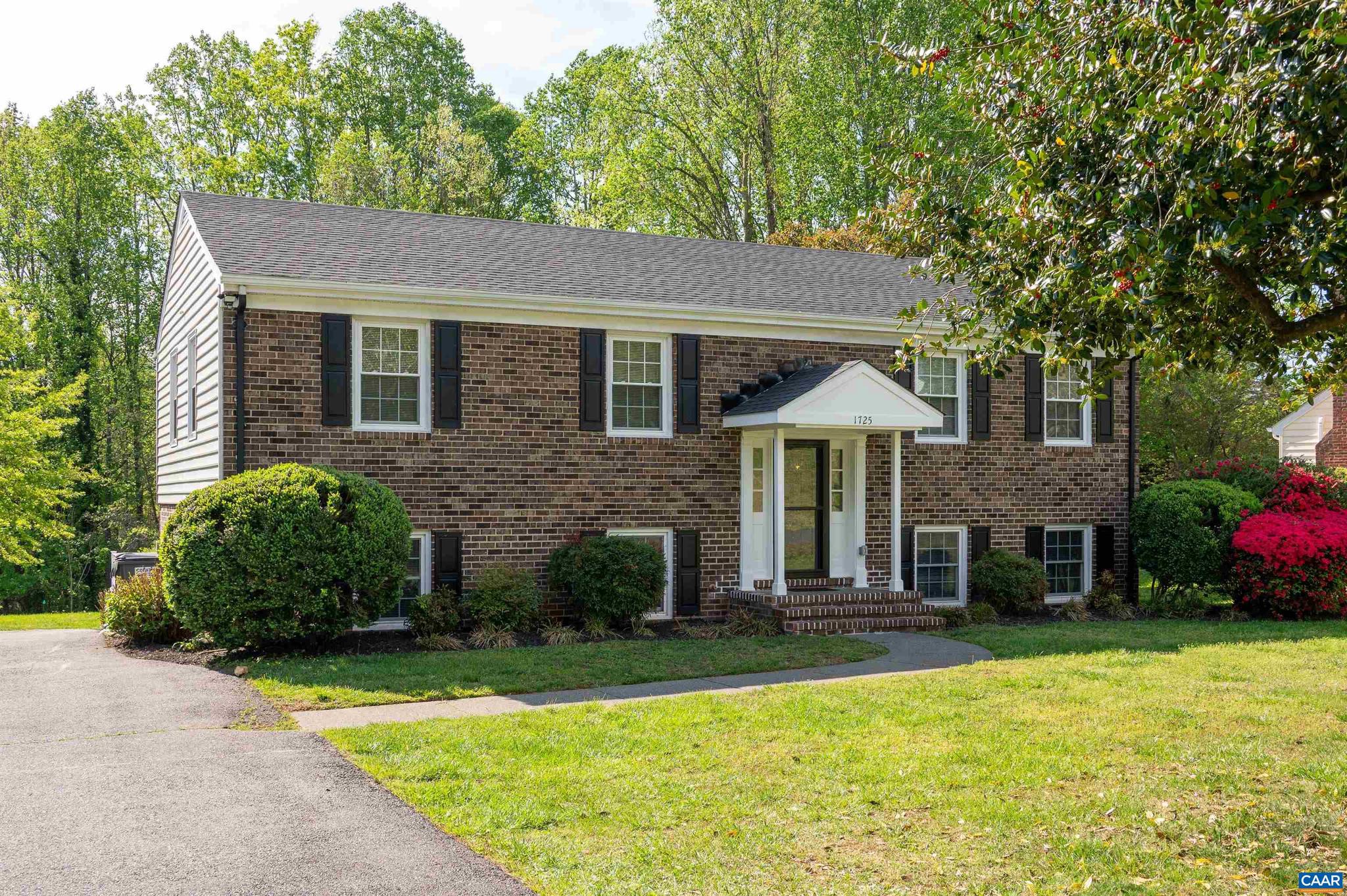 HOLLYMEAD - Residential Lease