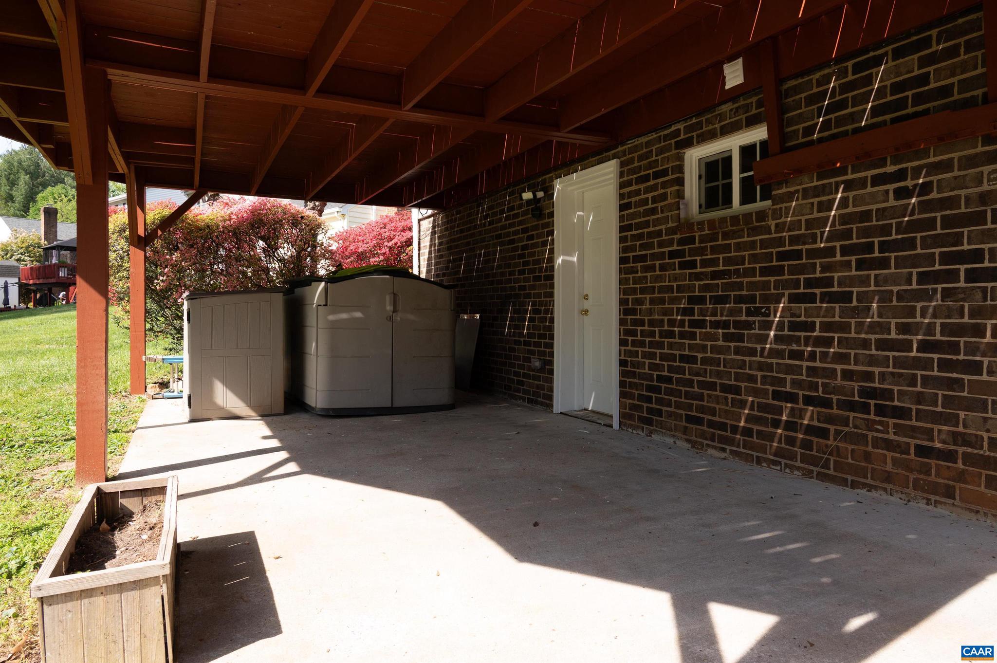 HOLLYMEAD - Residential Lease