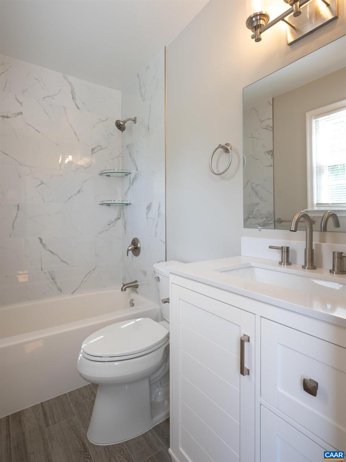 HOLLYMEAD - Residential Lease