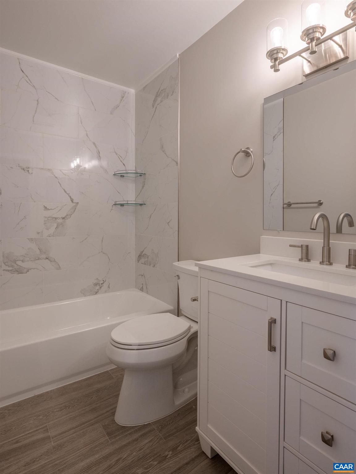 HOLLYMEAD - Residential Lease