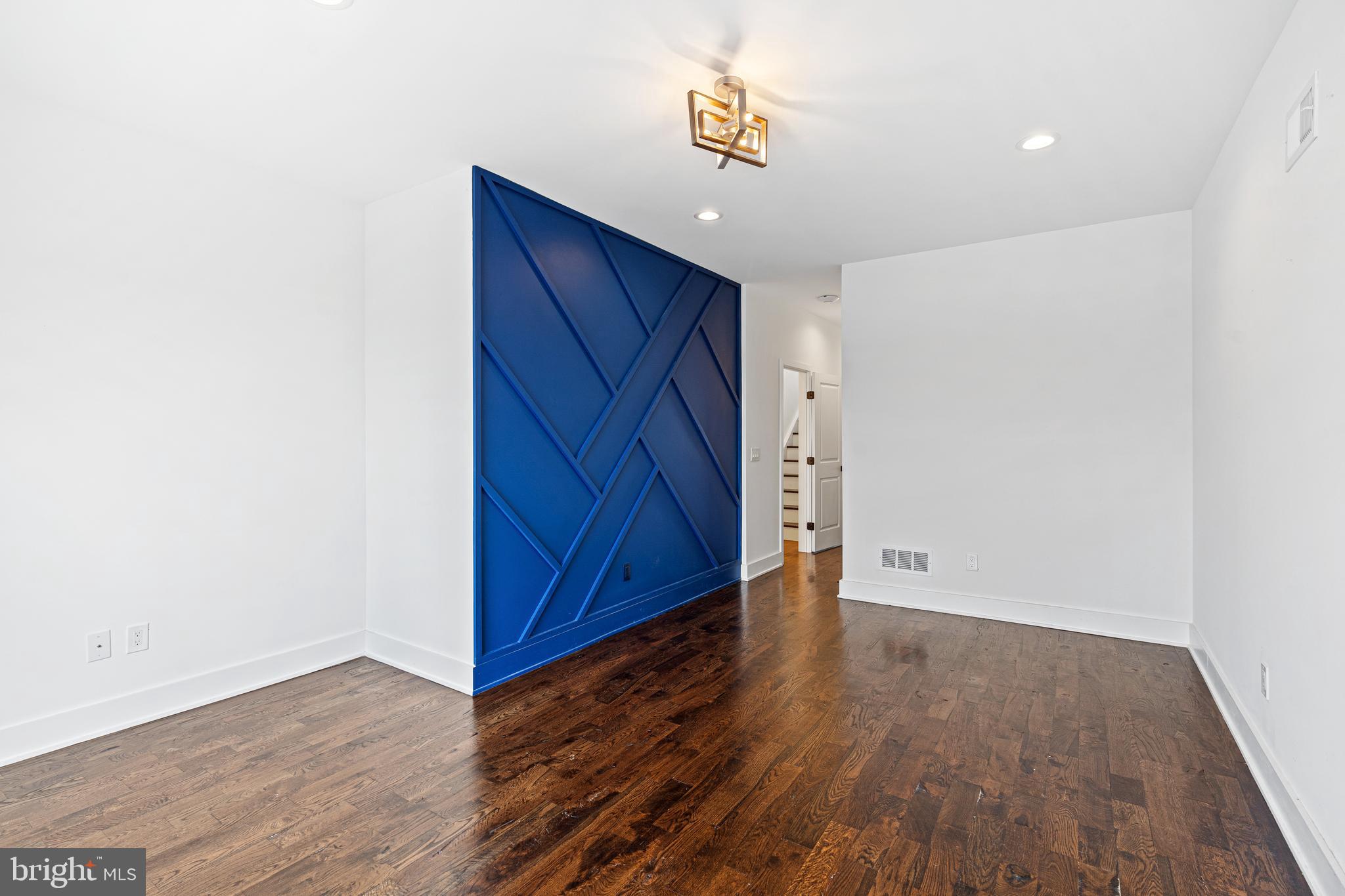 LOWER MOYAMENSING - Residential