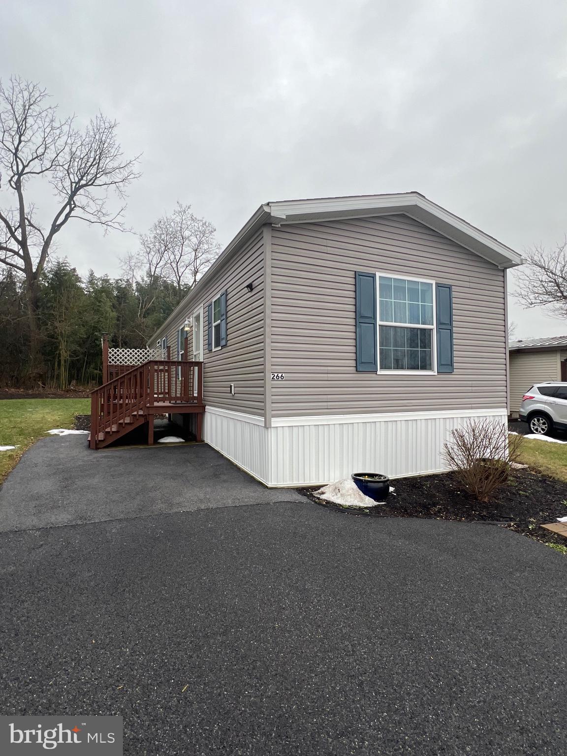 PIN OAK MOBILE HOME - Residential