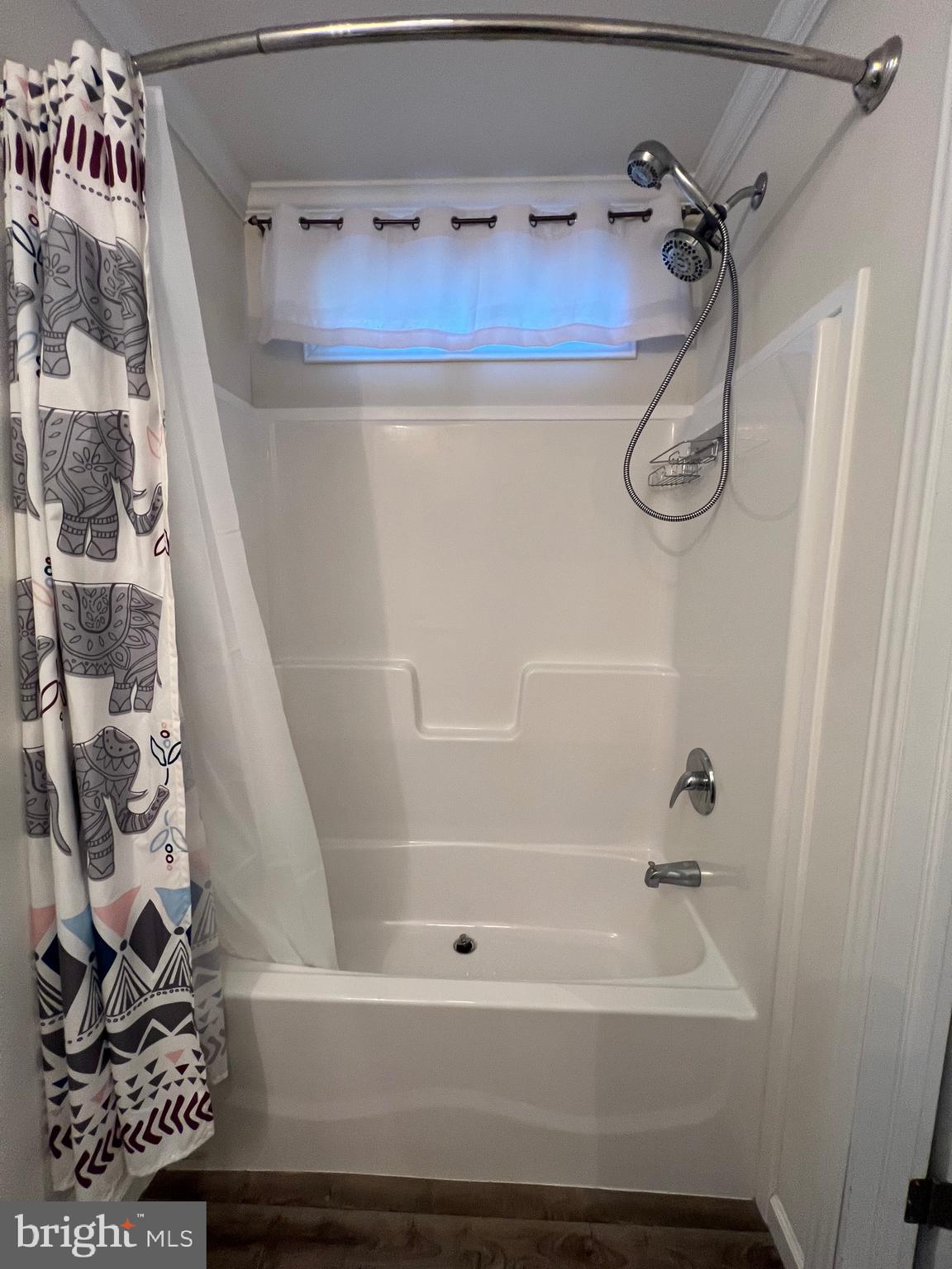 PIN OAK MOBILE HOME - Residential