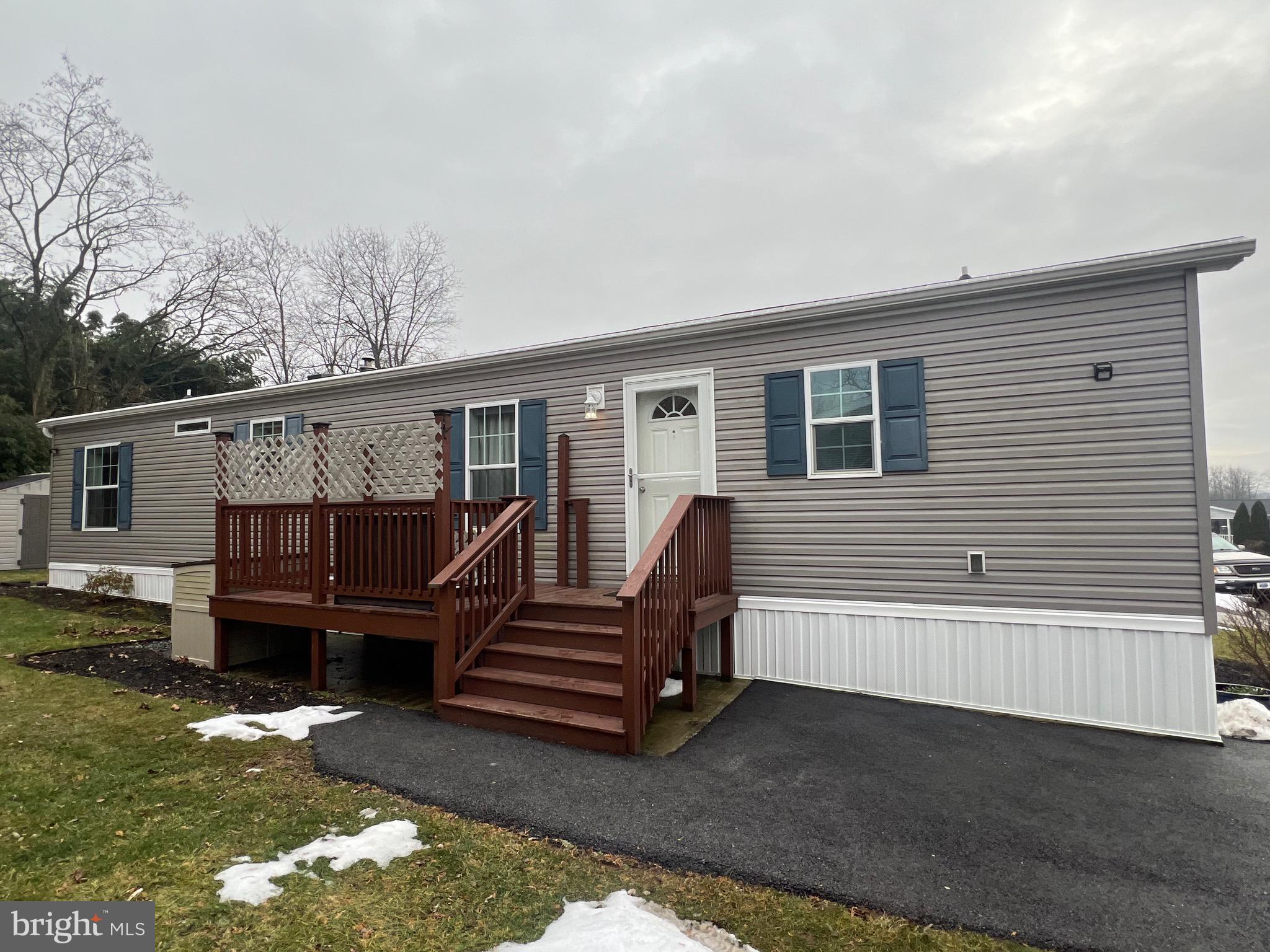 PIN OAK MOBILE HOME - Residential