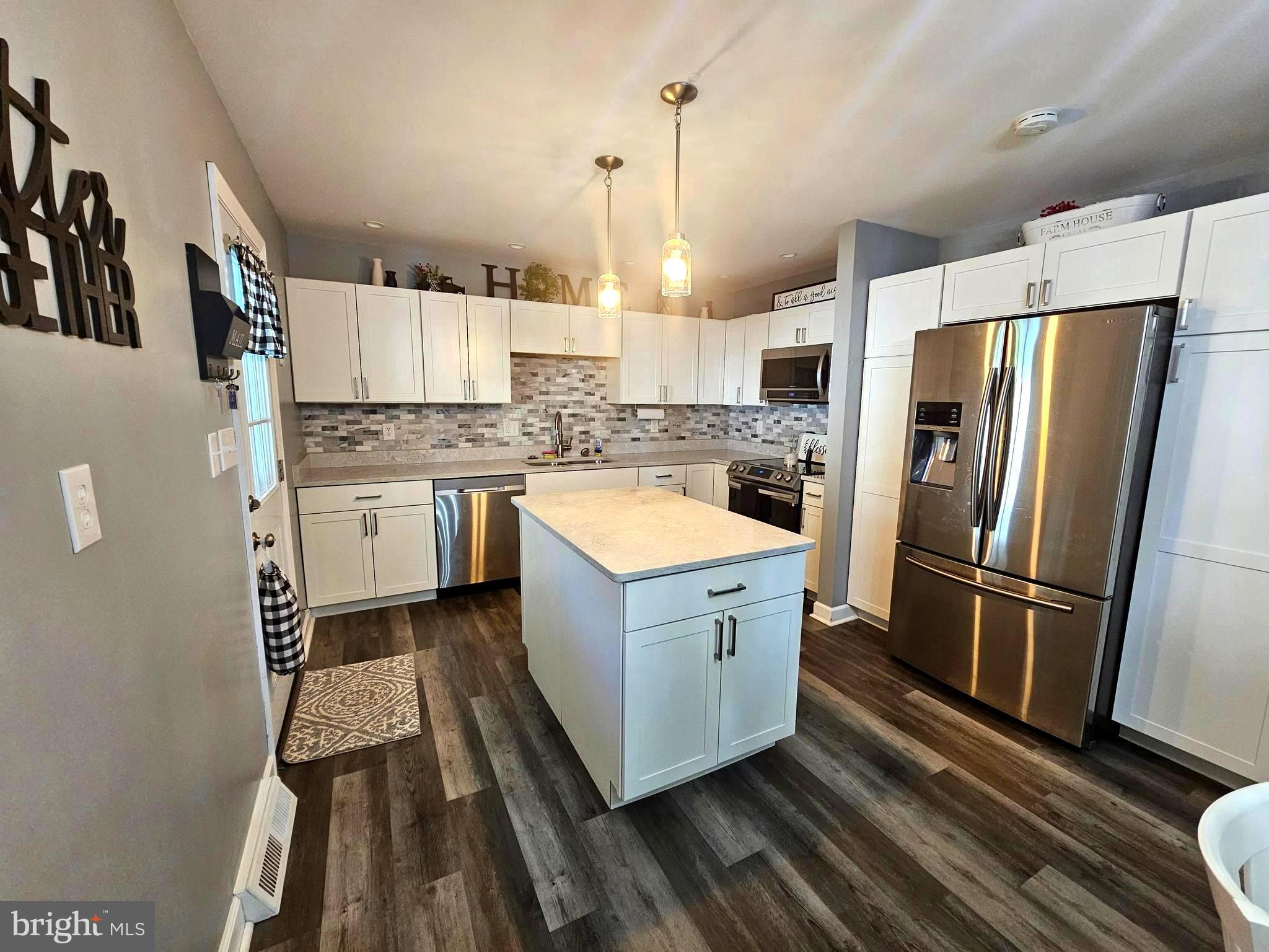 GLEN OAKS - Residential