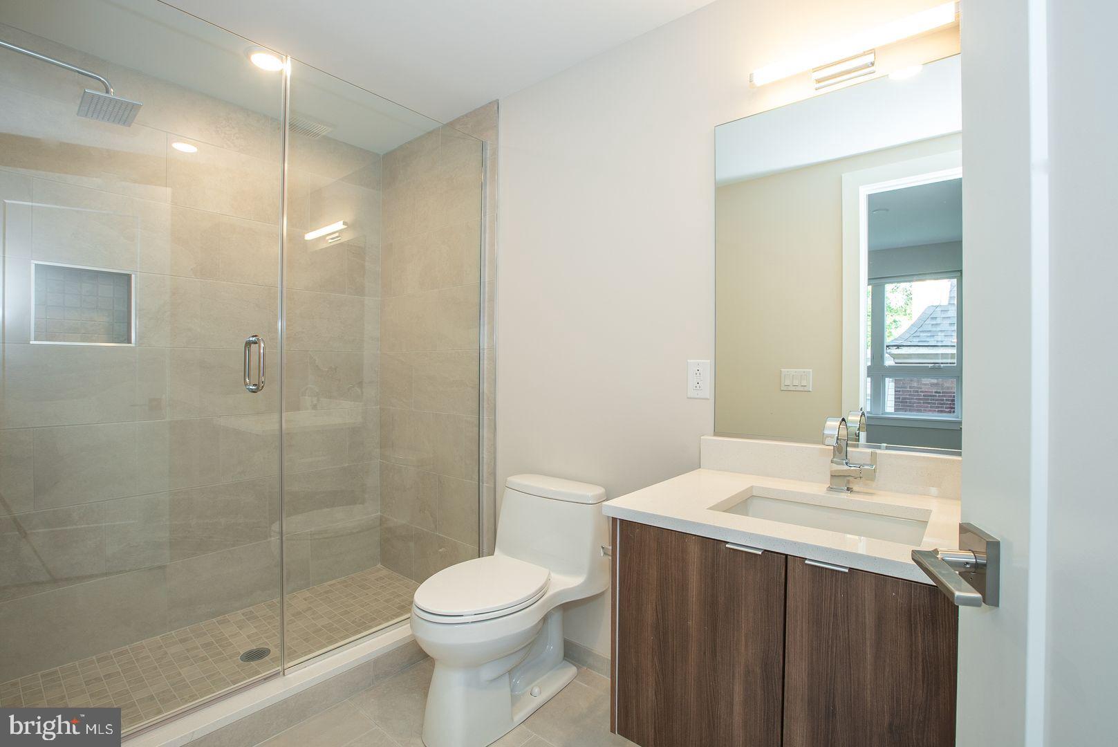 UNIVERSITY CITY - Residential Lease